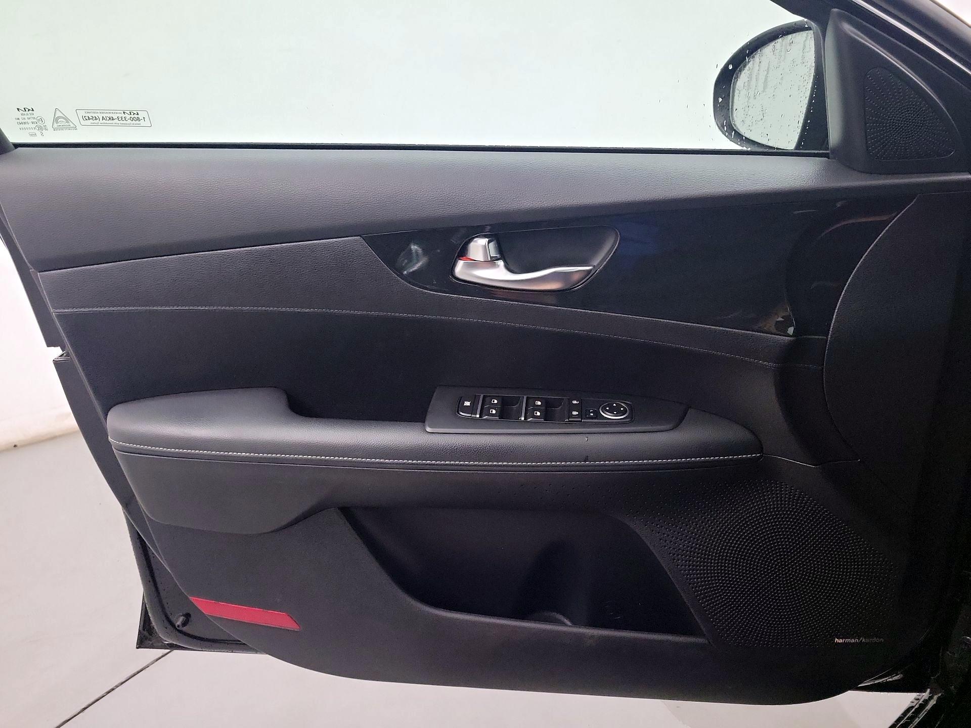 Thumbnail: 2024 Kia Forte - 10