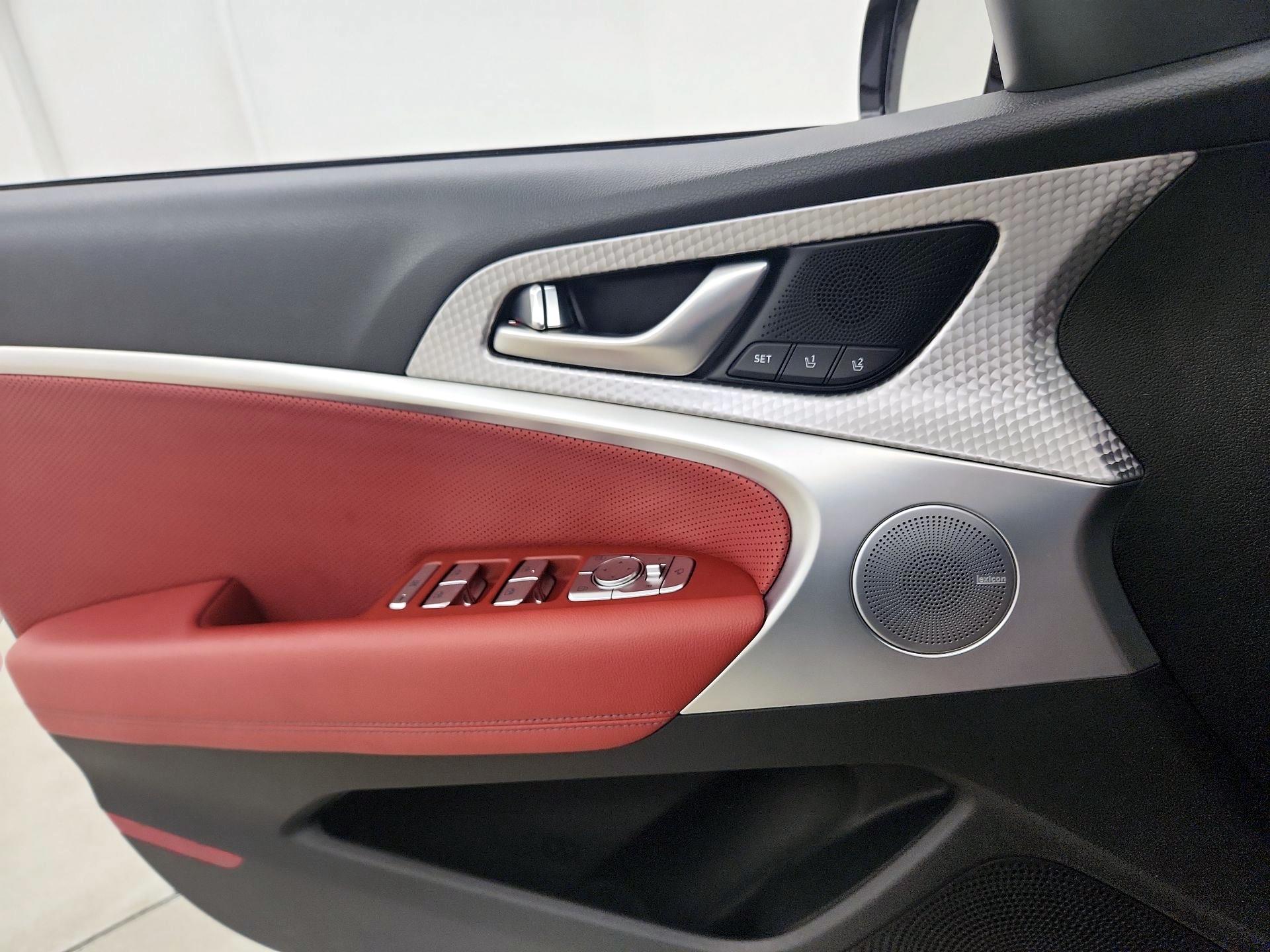 Thumbnail: 2023 Genesis G70 - 10