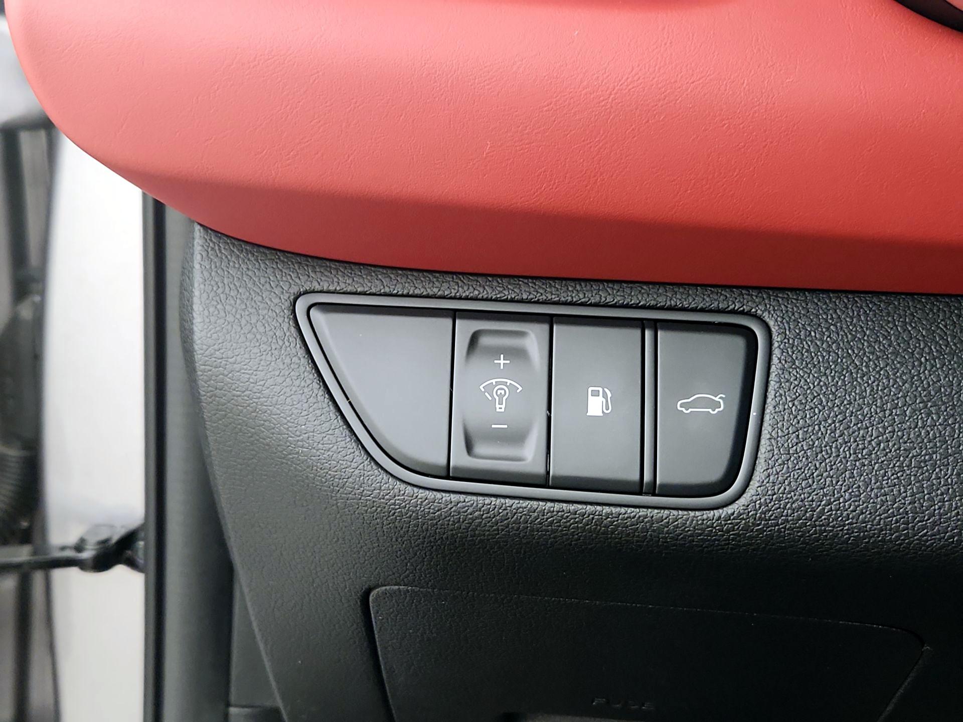 Thumbnail: 2023 Genesis G70 - 11