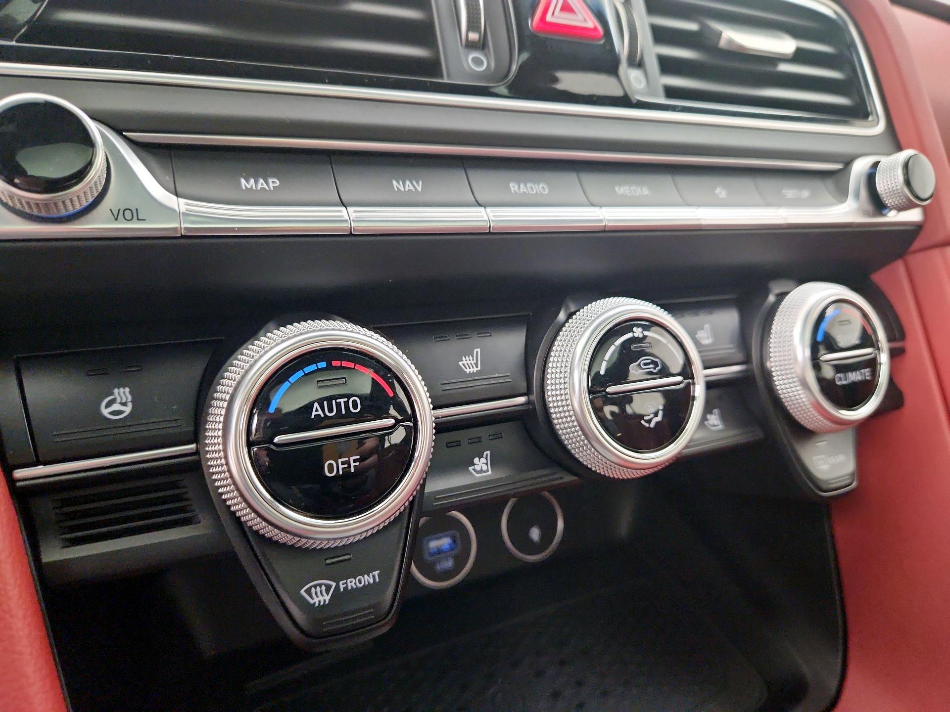 Thumbnail: 2023 Genesis G70 - 15