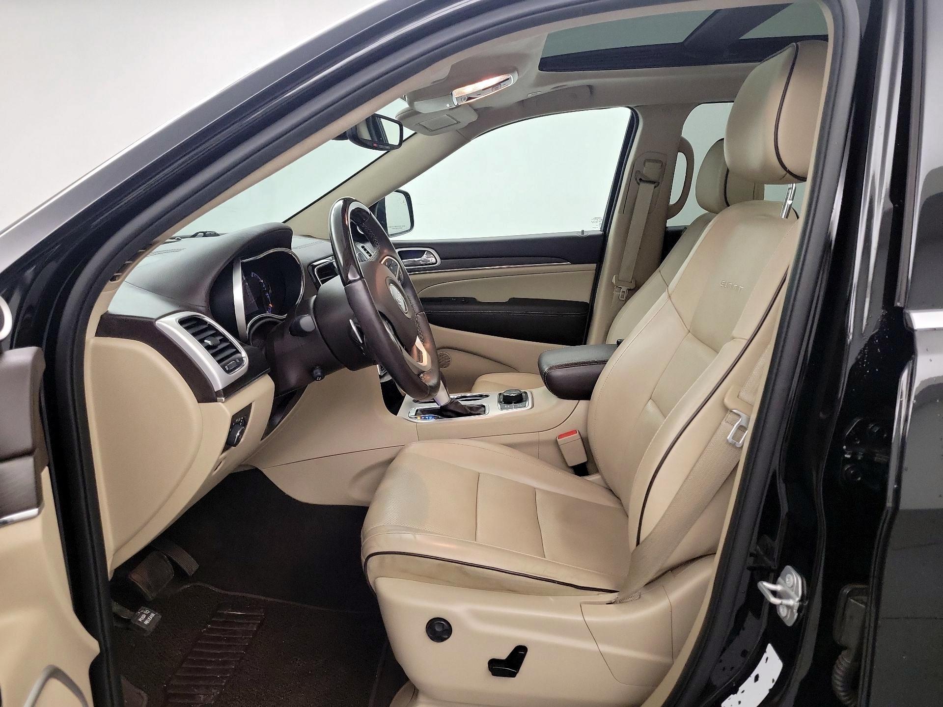 Thumbnail: 2020 Jeep Grand Cherokee - 11