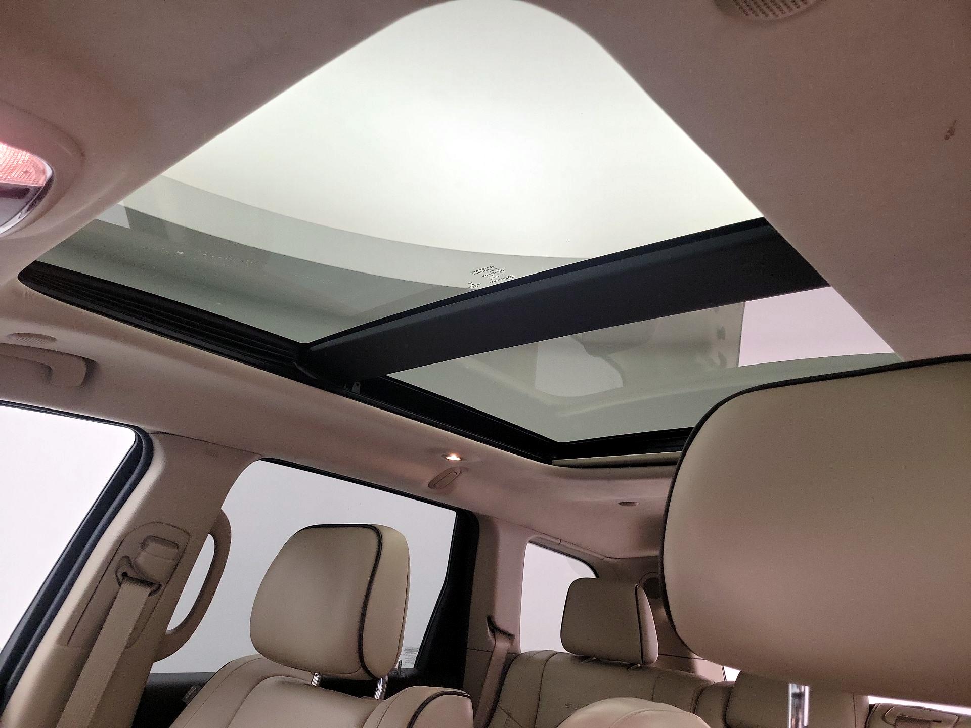 Thumbnail: 2020 Jeep Grand Cherokee - 20