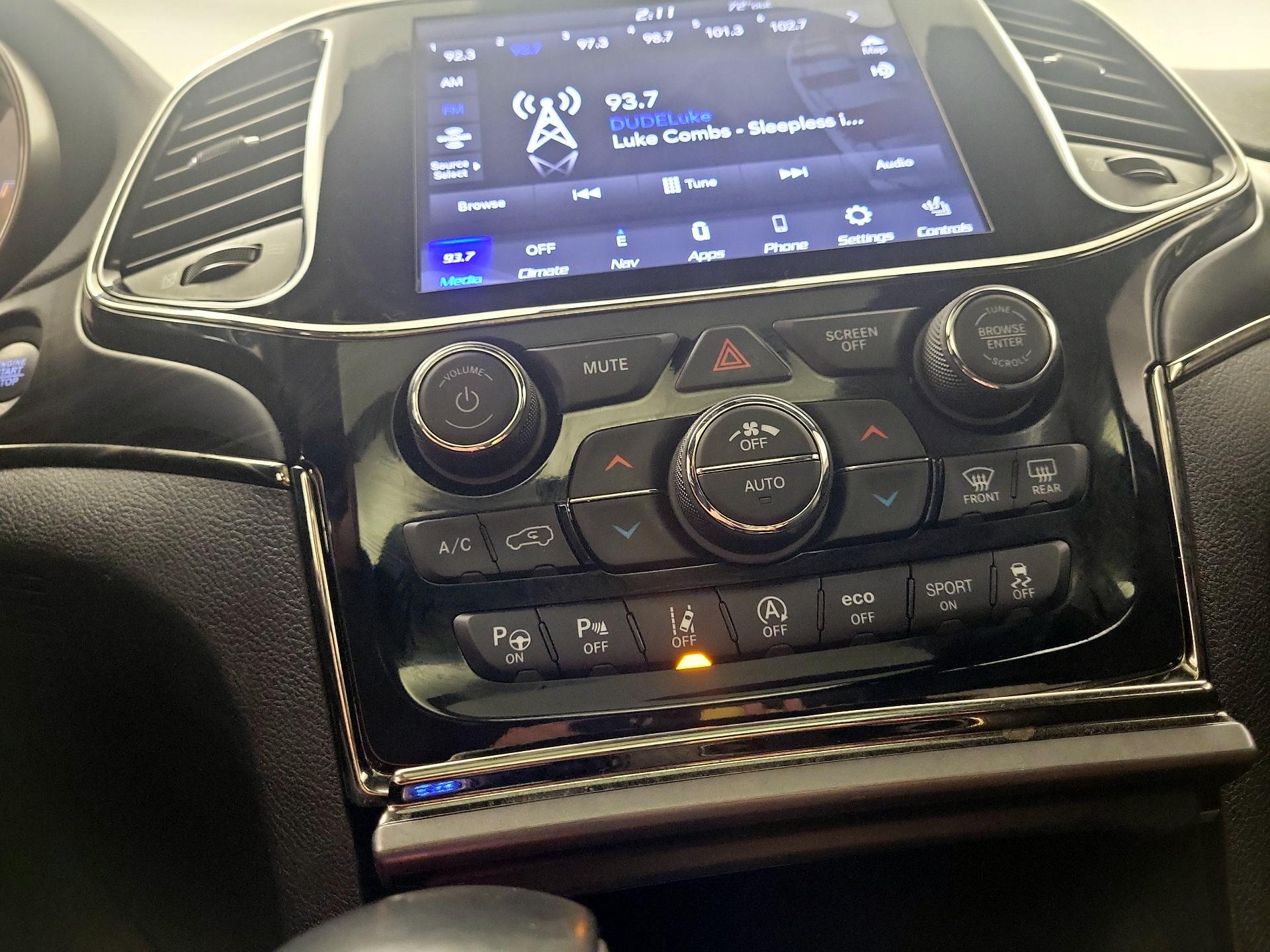 Thumbnail: 2020 Jeep Grand Cherokee - 16