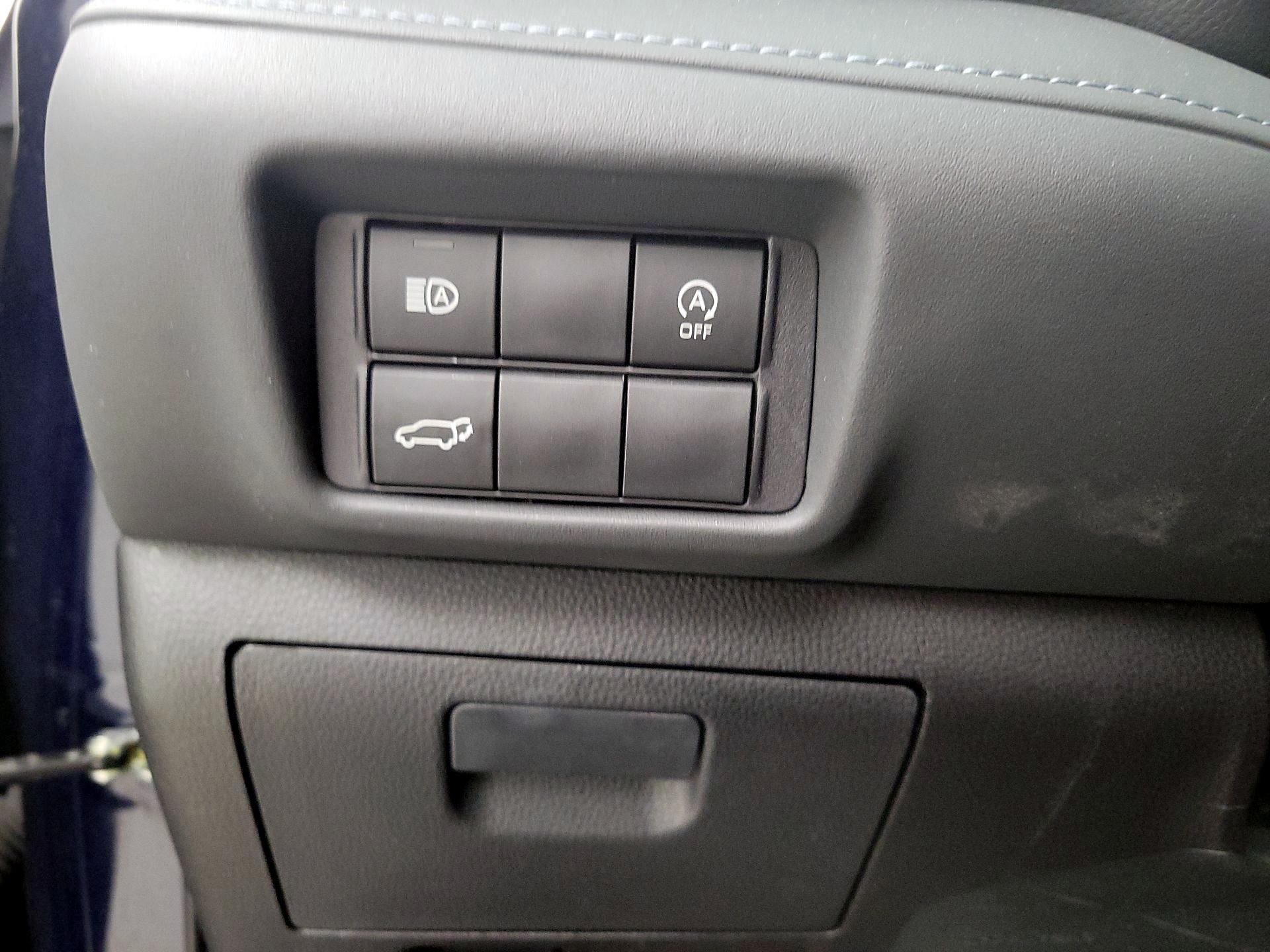 Thumbnail: 2023 Toyota Highlander - 13