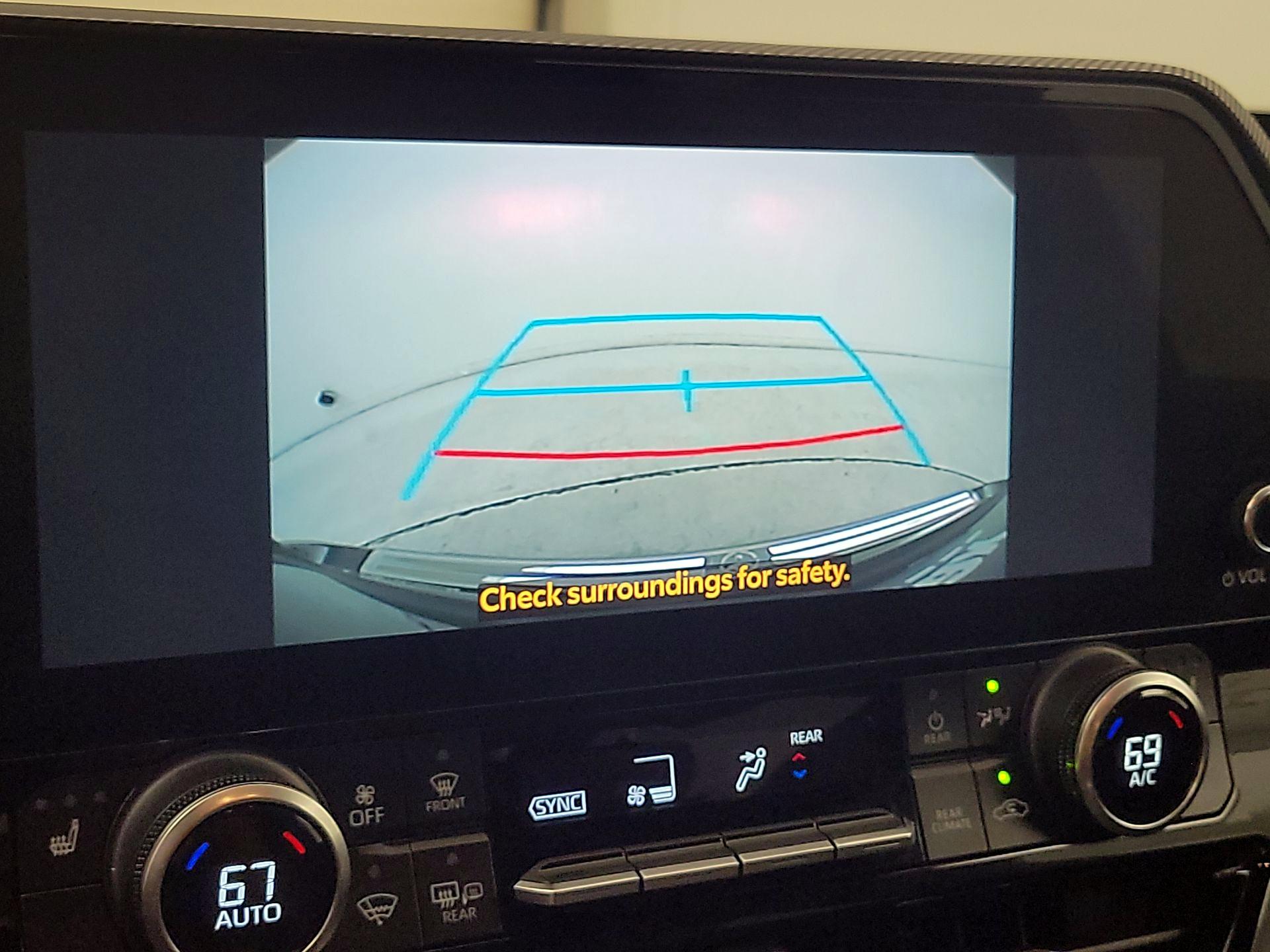 Thumbnail: 2023 Toyota Highlander - 14