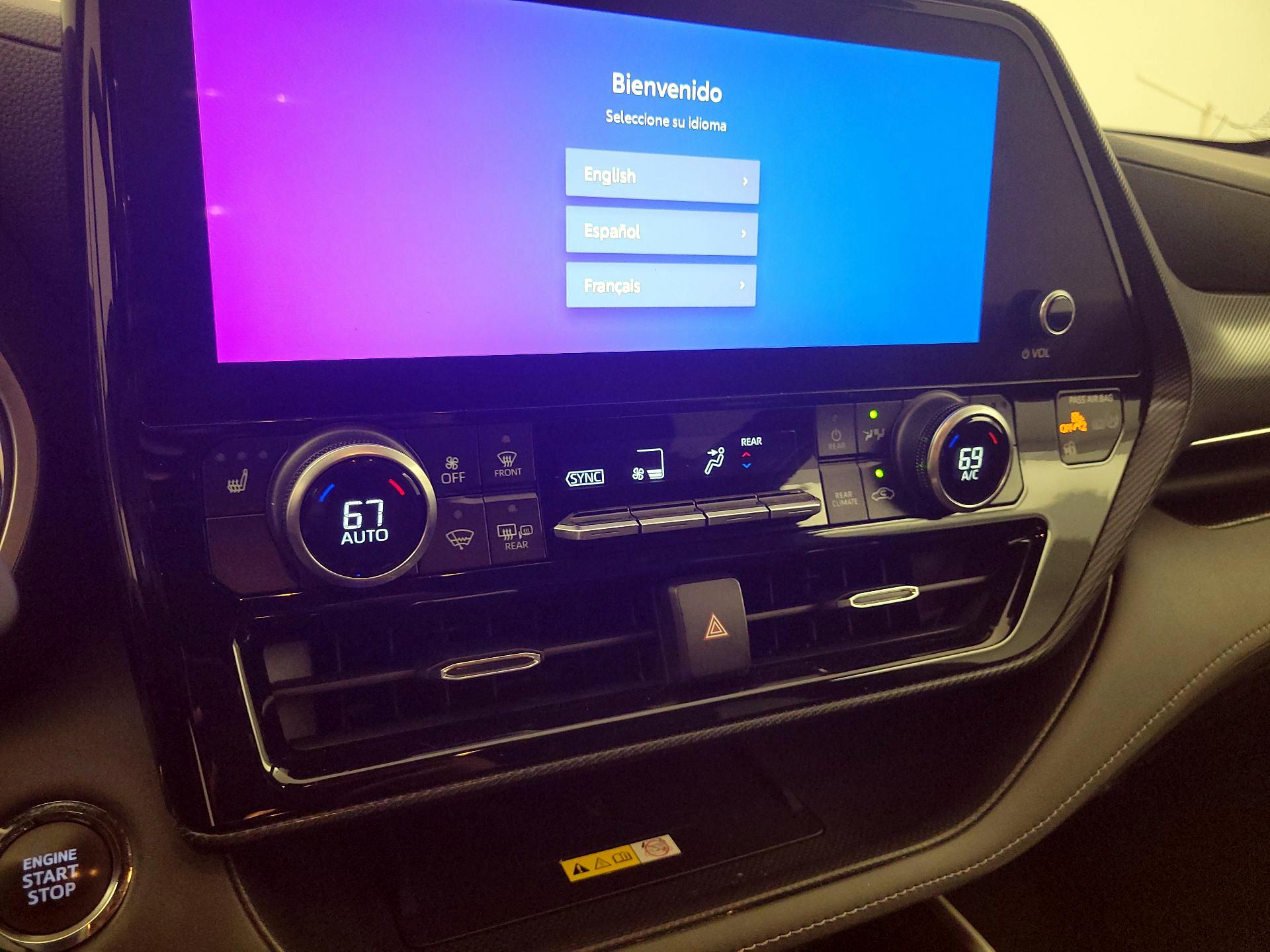 Thumbnail: 2023 Toyota Highlander - 16