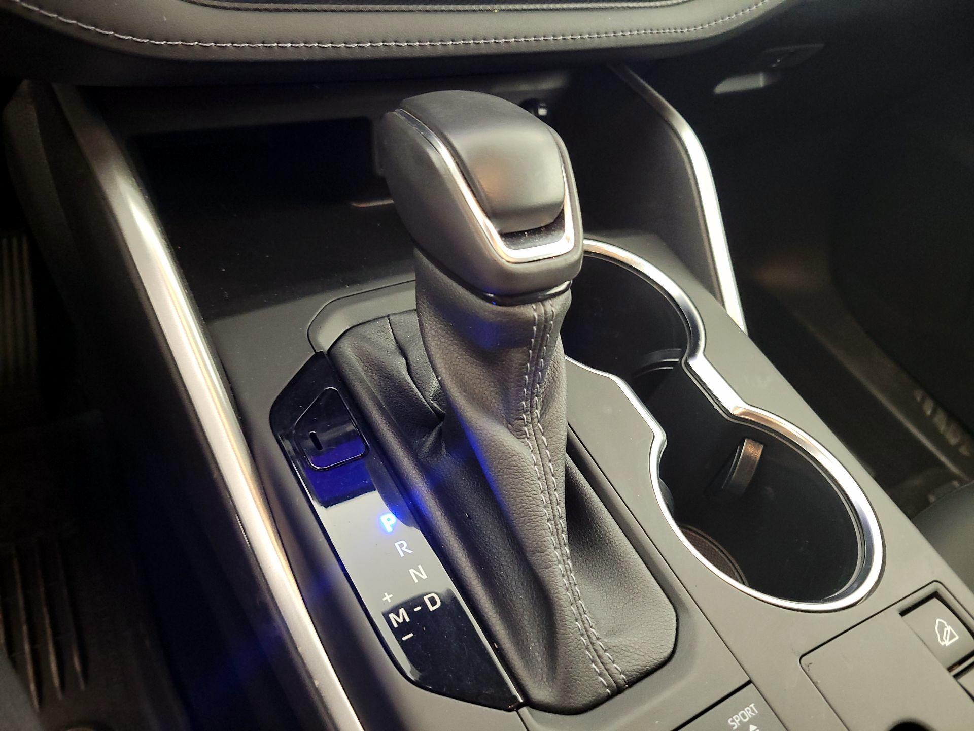 Thumbnail: 2023 Toyota Highlander - 17