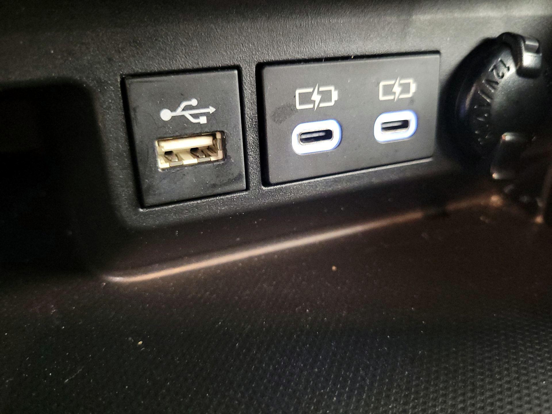 Thumbnail: 2023 Toyota Highlander - 18