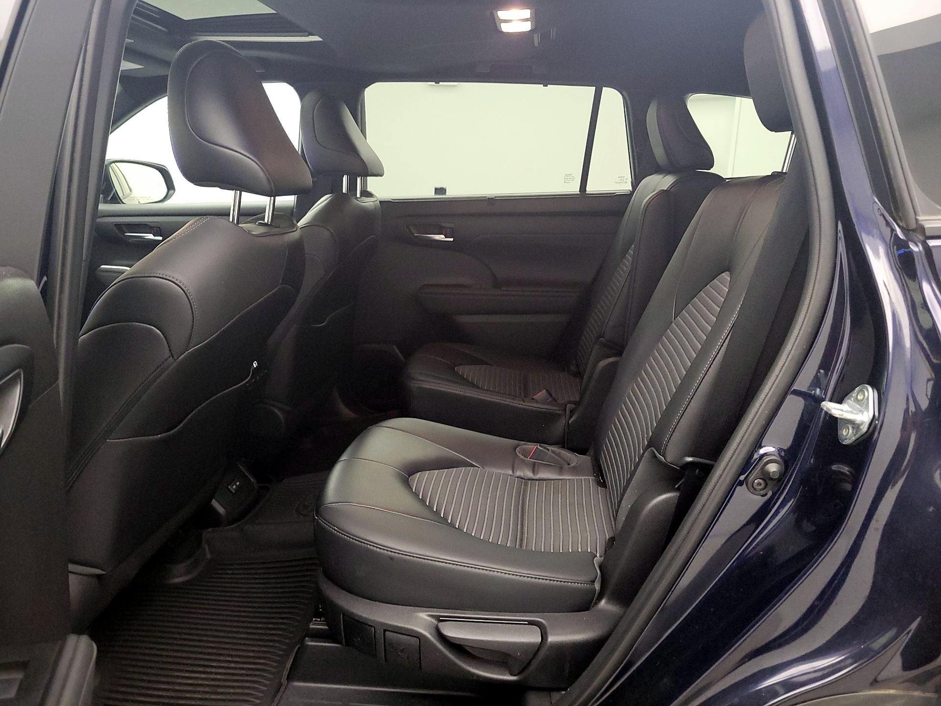 Thumbnail: 2023 Toyota Highlander - 20