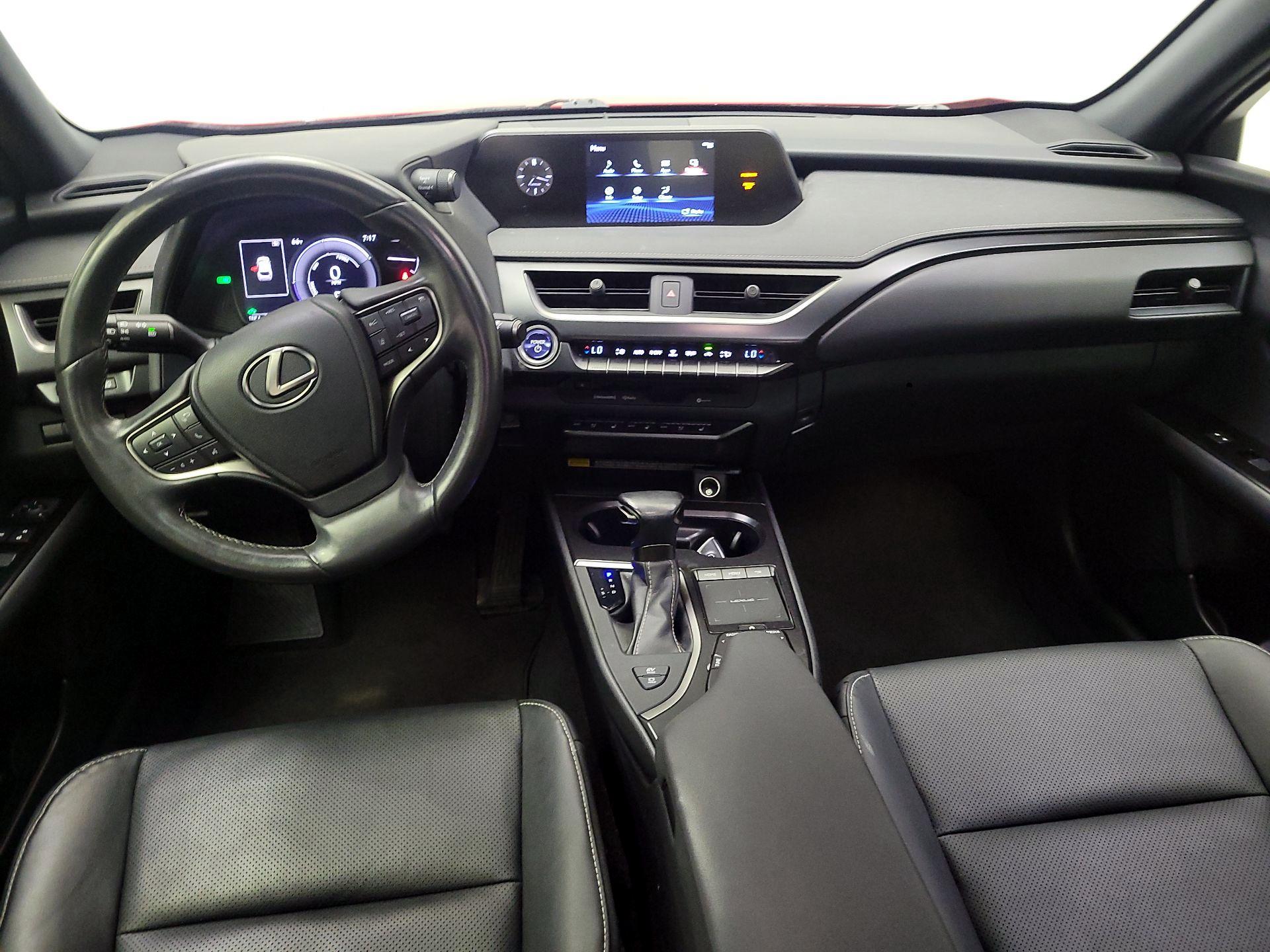Thumbnail: 2021 Lexus UX - 9