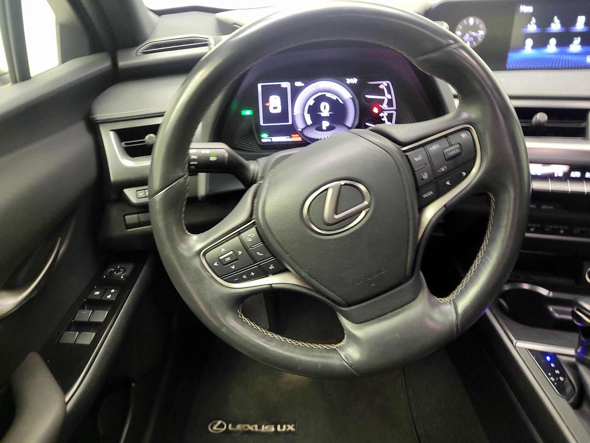 Thumbnail: 2021 Lexus UX - 10