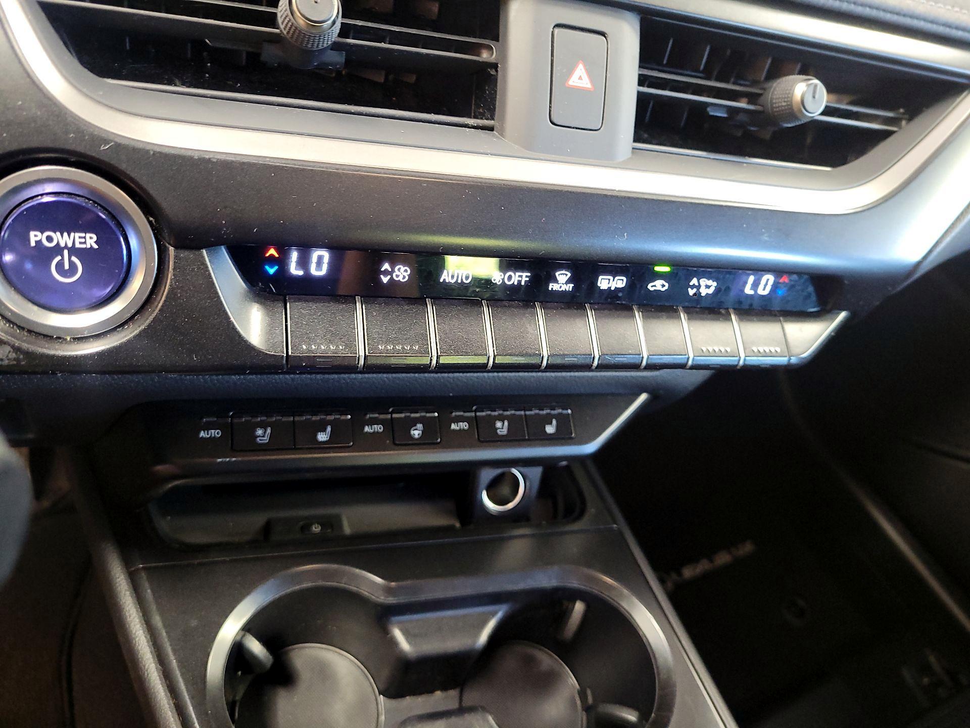 Thumbnail: 2021 Lexus UX - 16