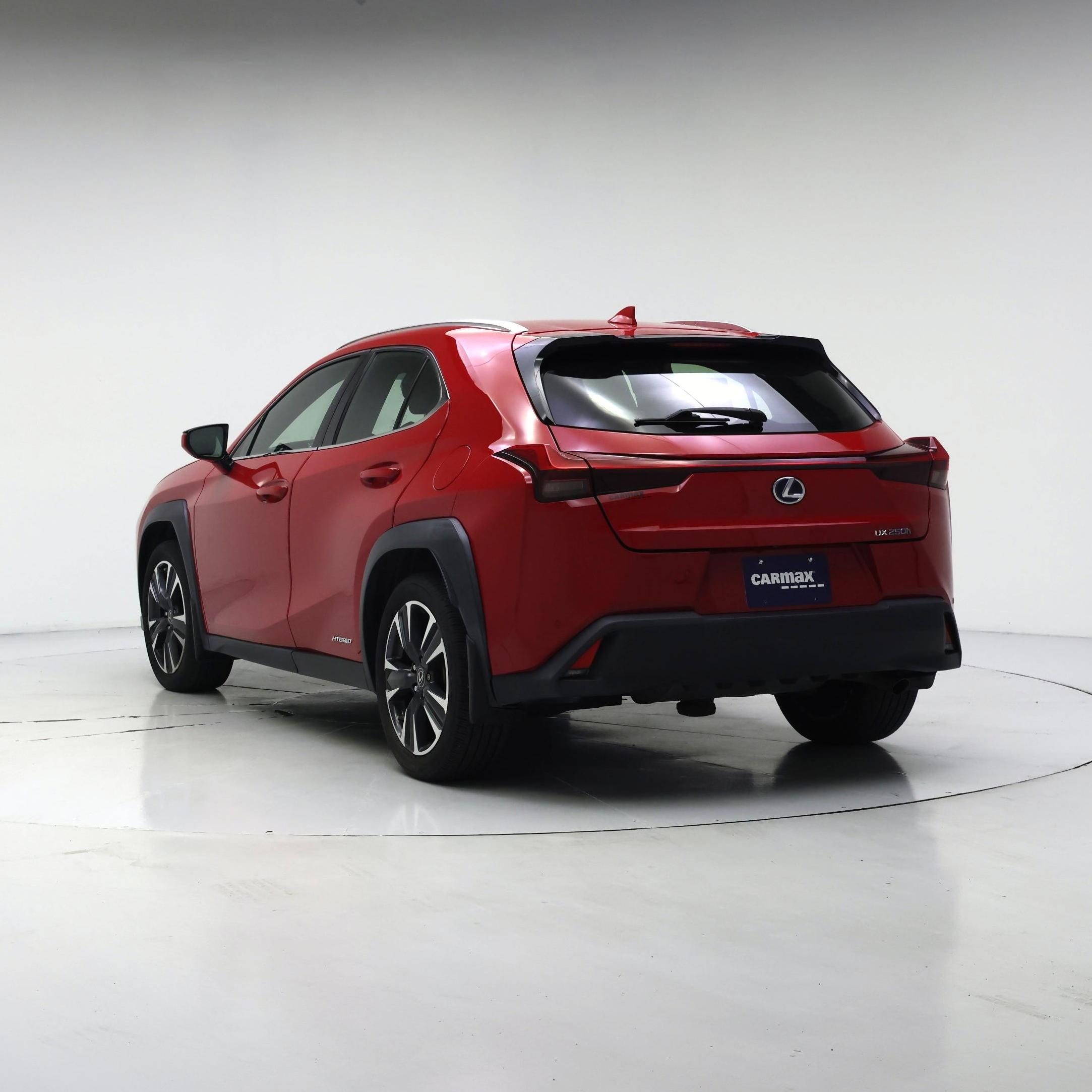 Thumbnail: 2021 Lexus UX - 2