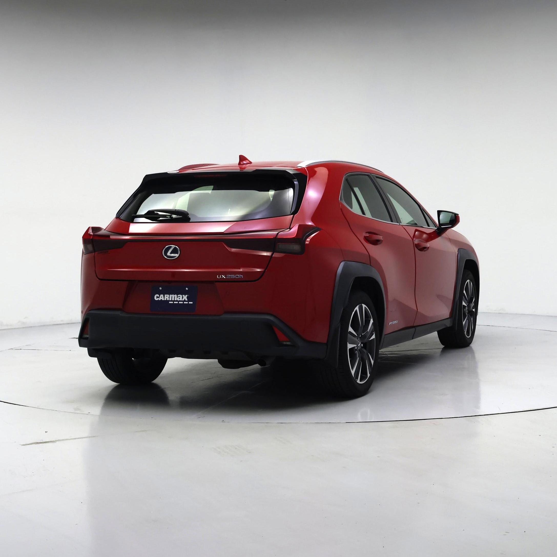 Thumbnail: 2021 Lexus UX - 8