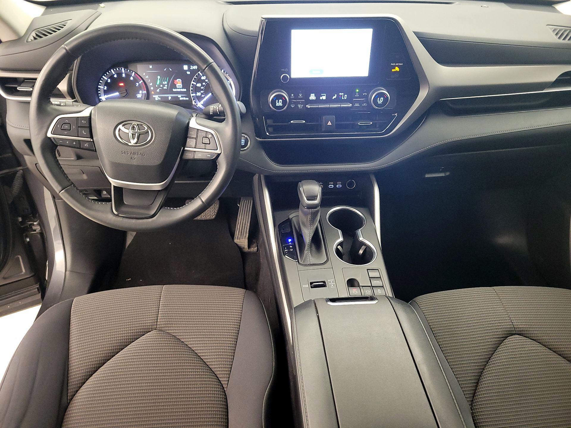 Thumbnail: 2023 Toyota Highlander - 9