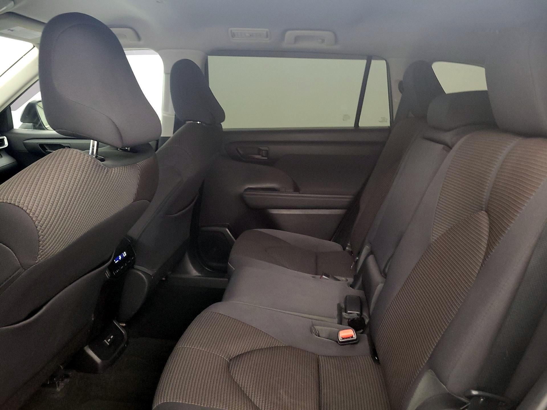 Thumbnail: 2023 Toyota Highlander - 19