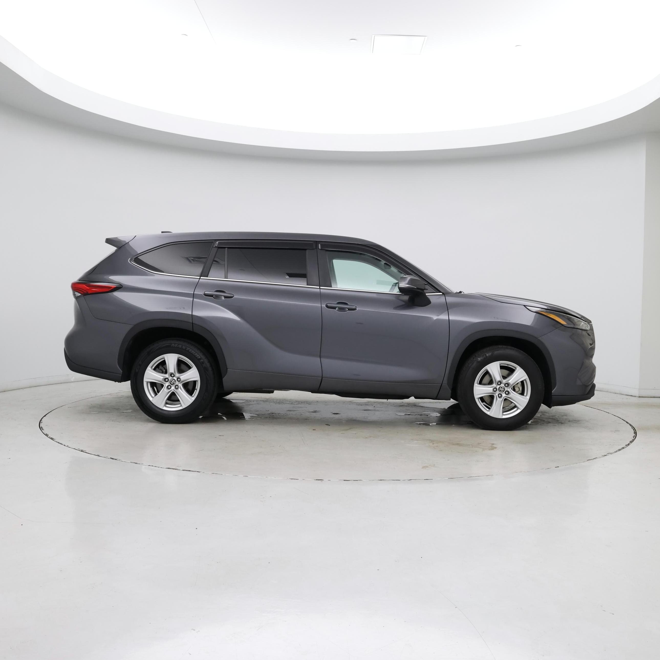 Thumbnail: 2023 Toyota Highlander - 7