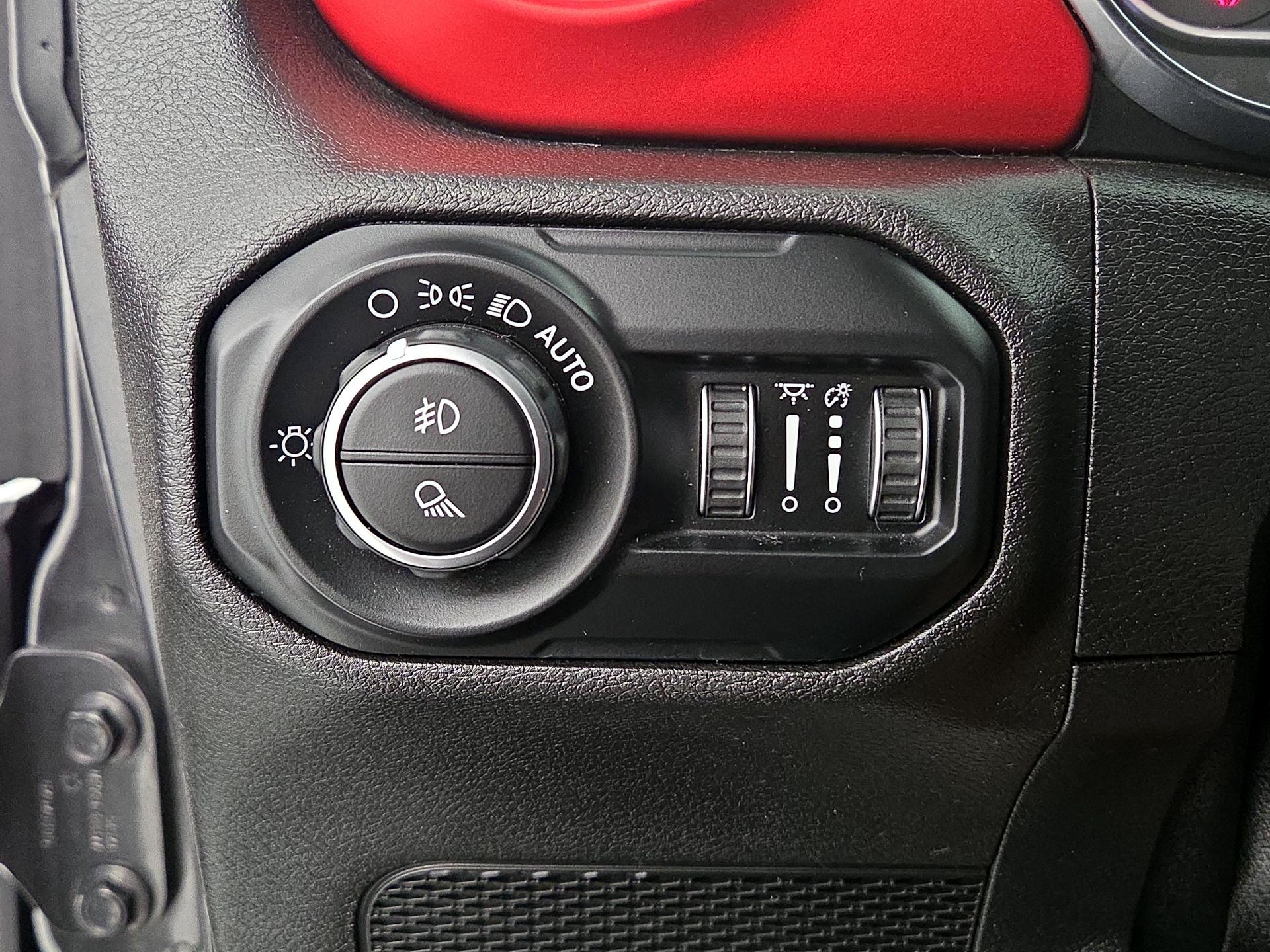 Thumbnail: 2020 Jeep Gladiator - 13