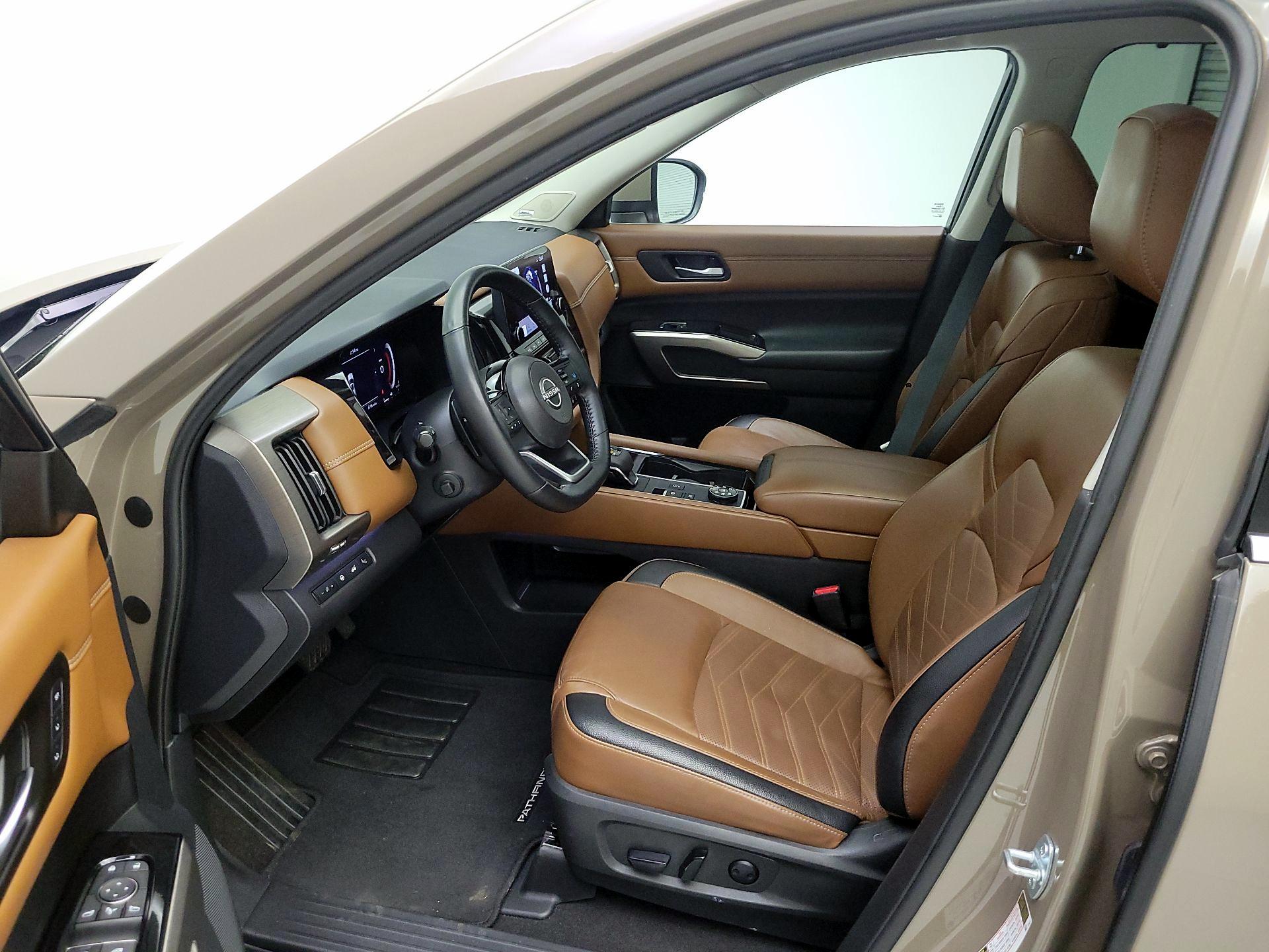 Thumbnail: 2023 Nissan Pathfinder - 11