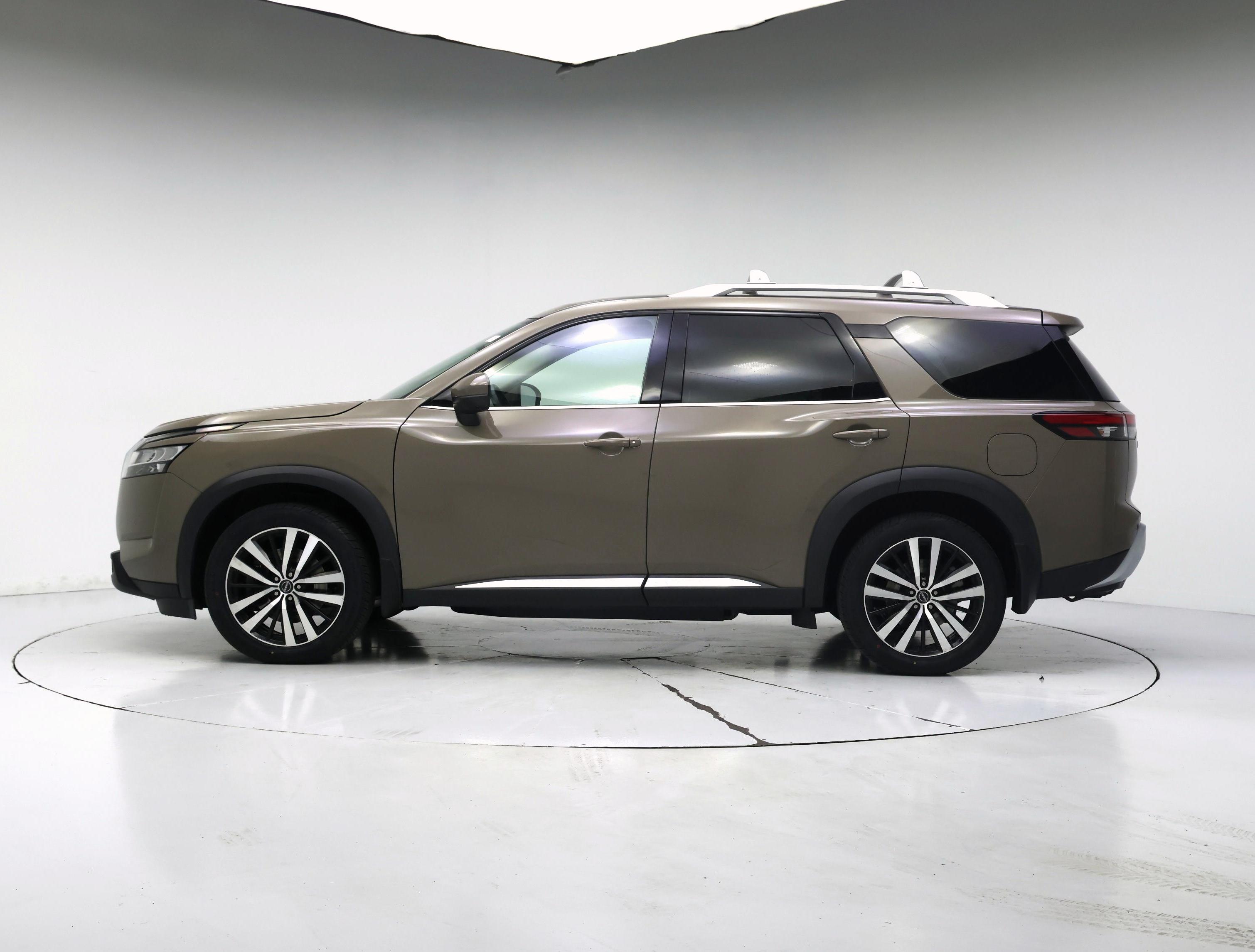 Thumbnail: 2023 Nissan Pathfinder - 3