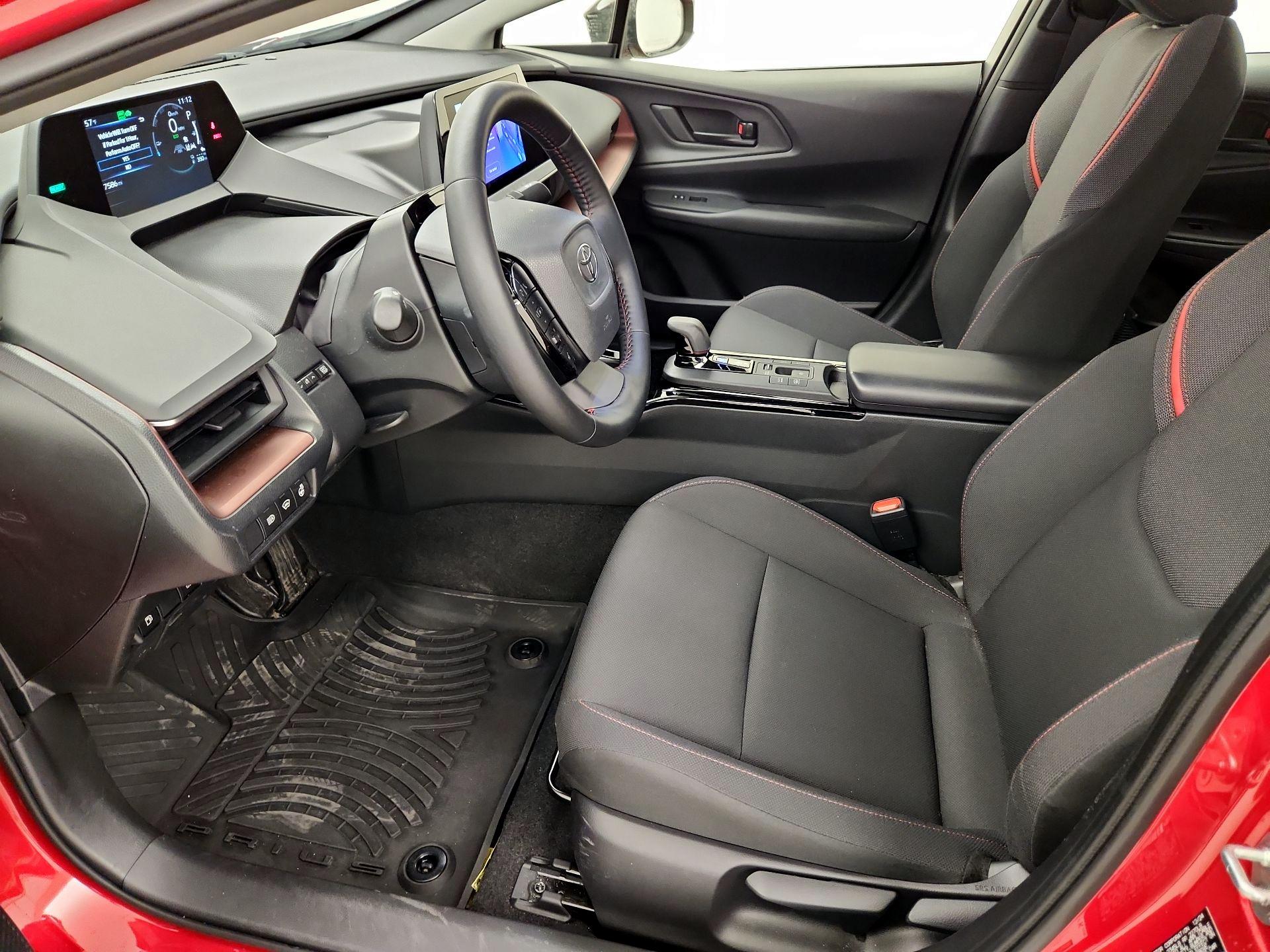 Thumbnail: 2024 Toyota Prius Prime - 9