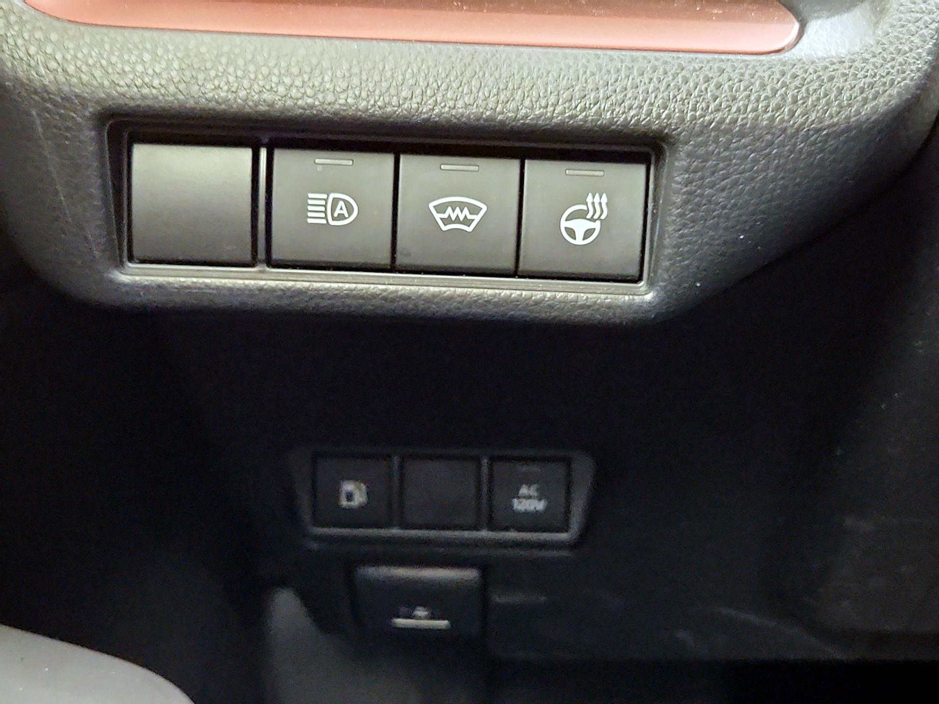 Thumbnail: 2024 Toyota Prius Prime - 11