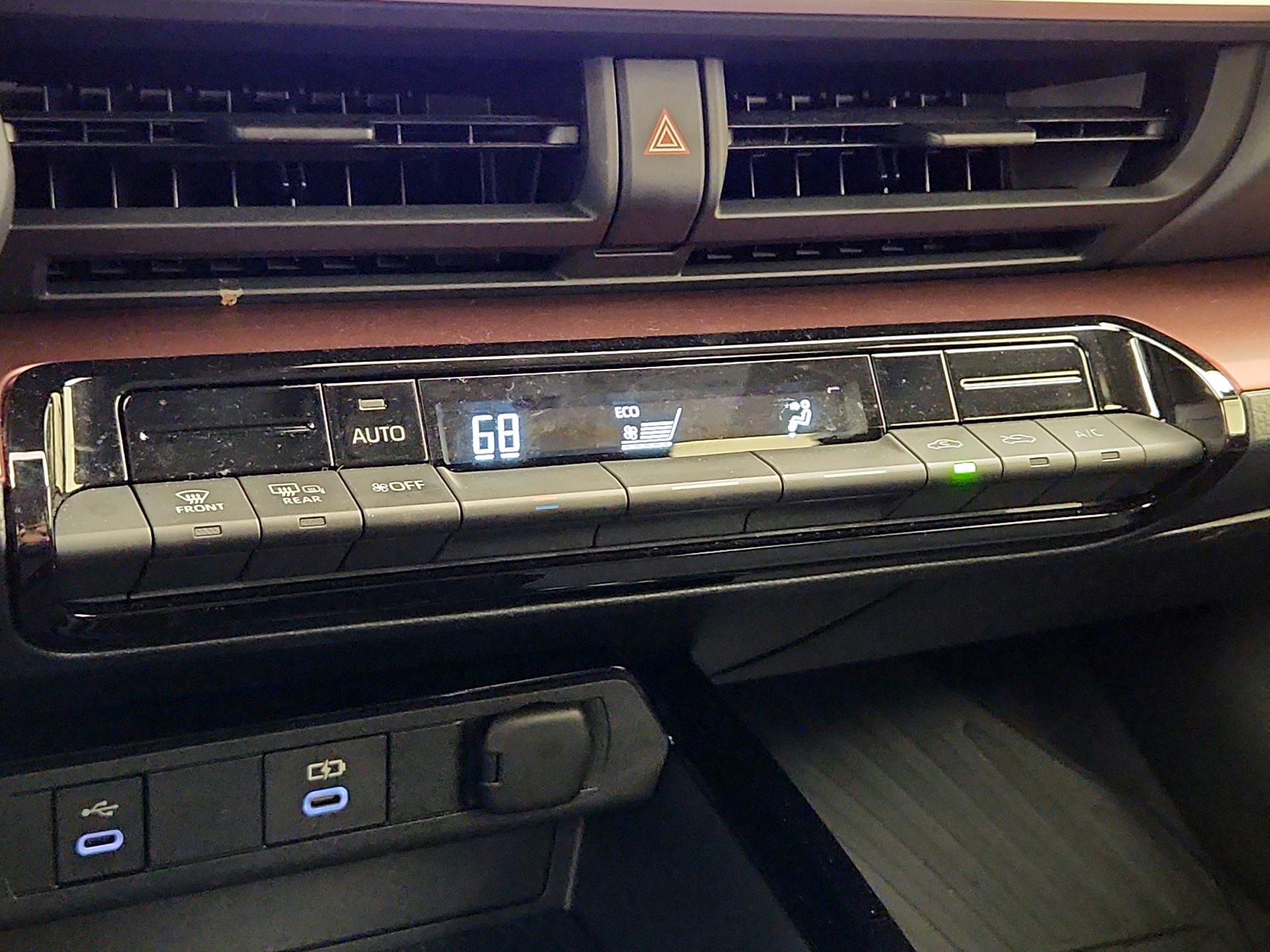 Thumbnail: 2024 Toyota Prius Prime - 14