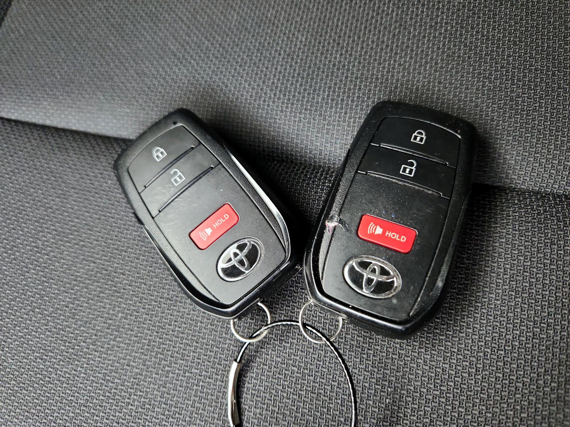 Thumbnail: 2024 Toyota Prius Prime - 20