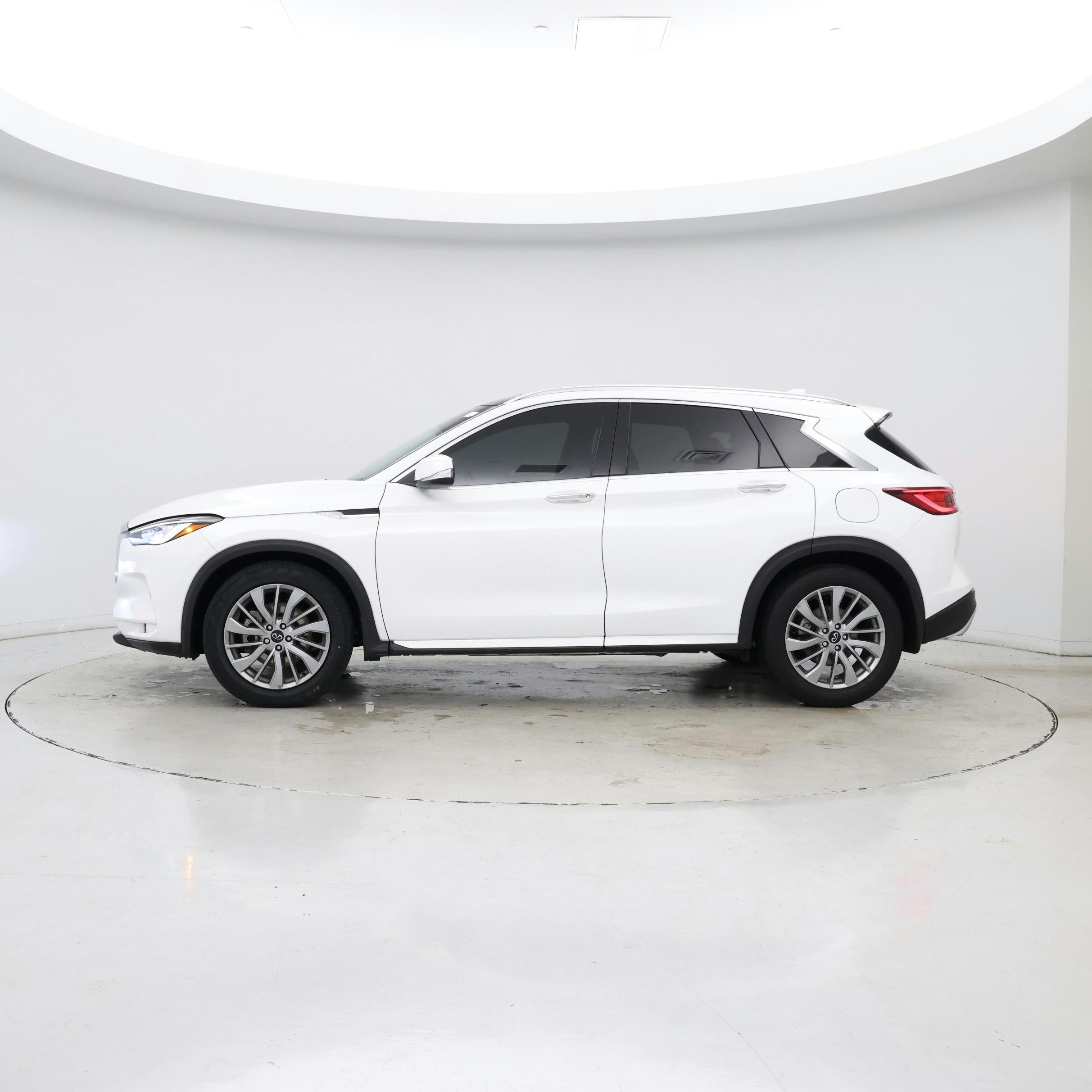 Thumbnail: 2023 INFINITI QX50 - 3