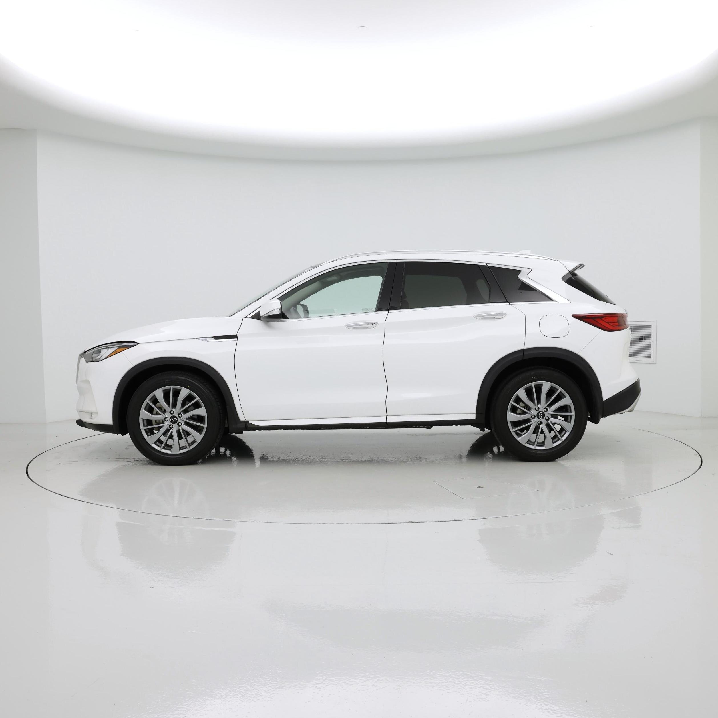 Thumbnail: 2023 INFINITI QX50 - 3