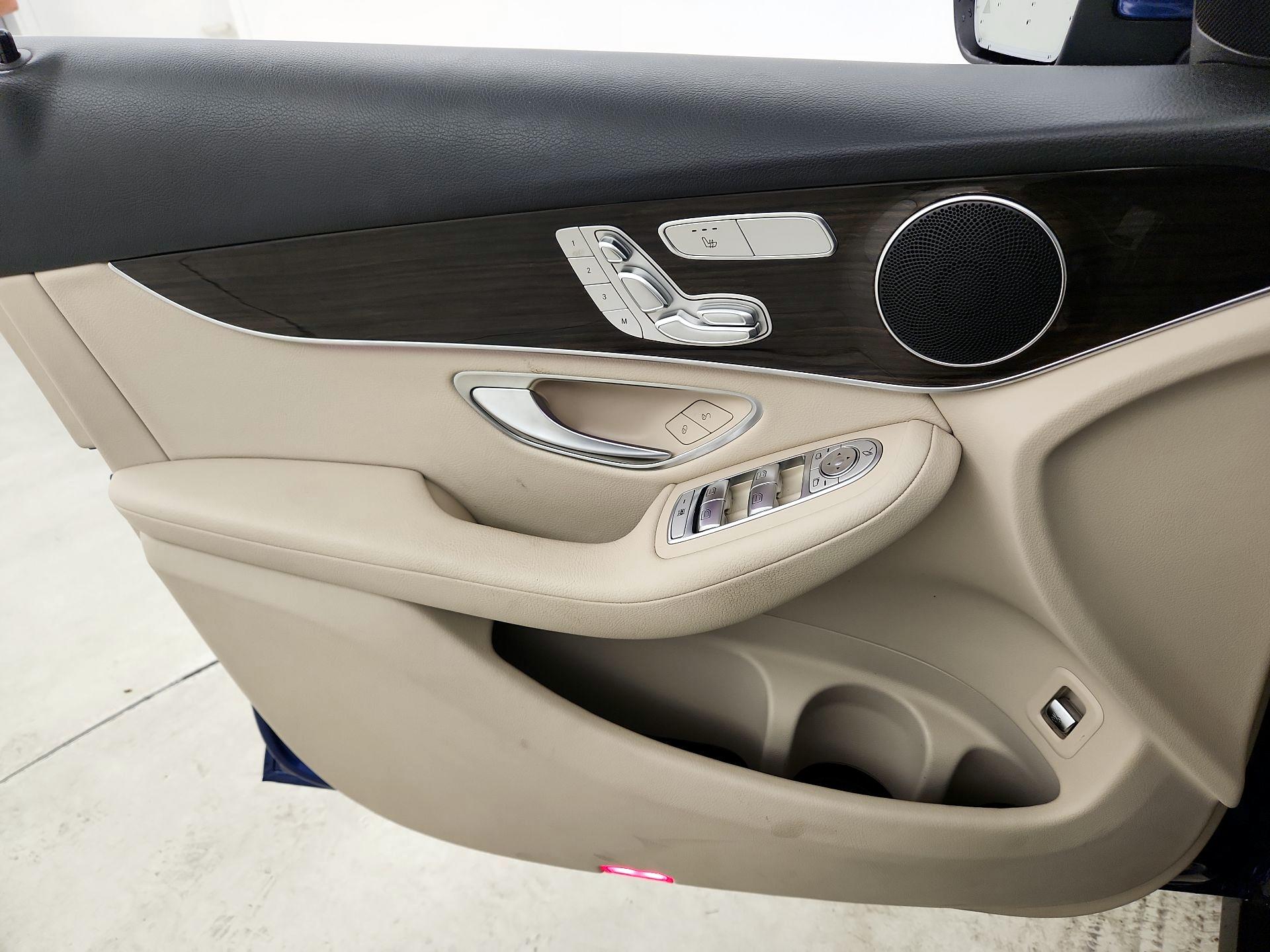 Thumbnail: 2022 Mercedes-Benz GLC - 12