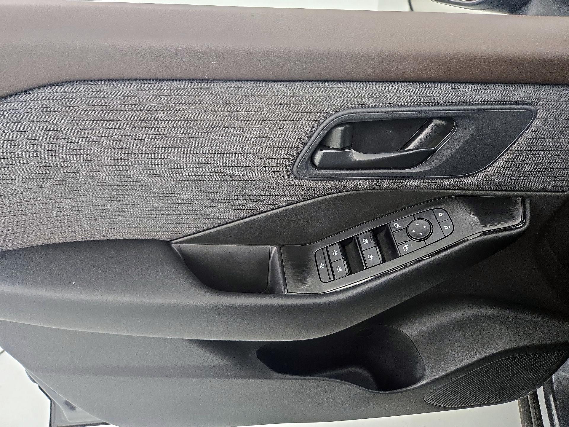 Thumbnail: 2023 Nissan Rogue - 12