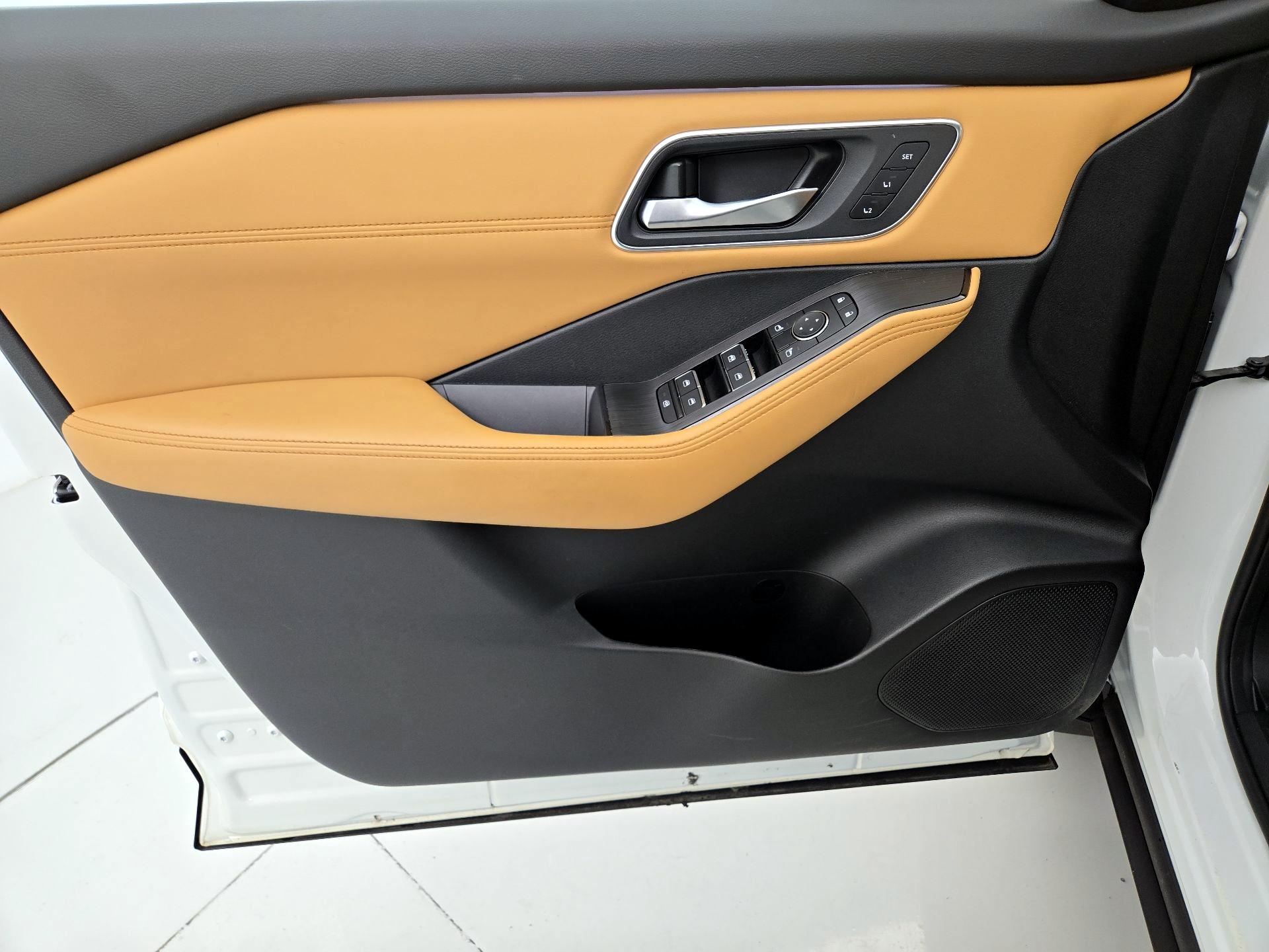 Thumbnail: 2023 Nissan Rogue - 12