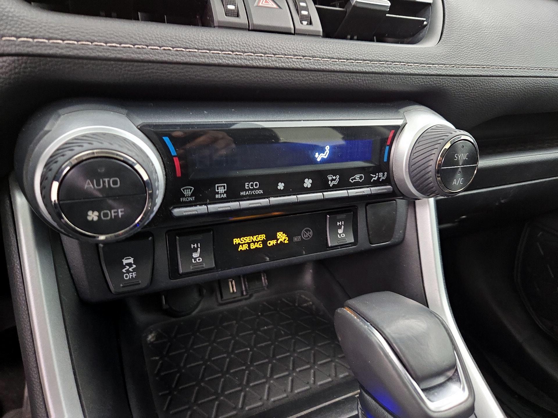 Thumbnail: 2022 Toyota RAV4 - 16