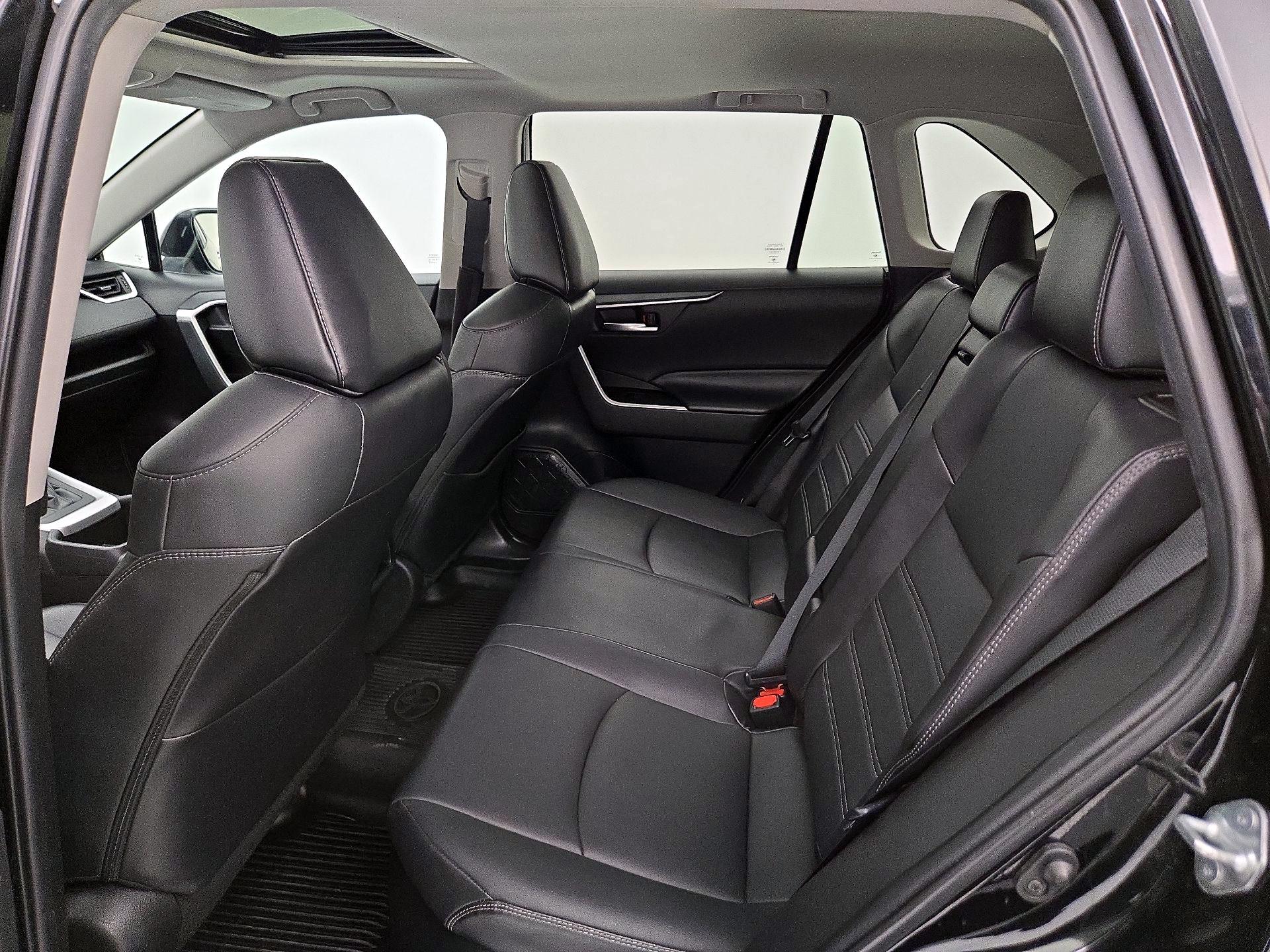 Thumbnail: 2022 Toyota RAV4 - 20