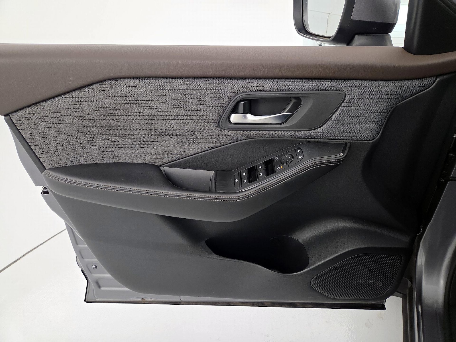 2023 Nissan Rogue SV - Photo 13