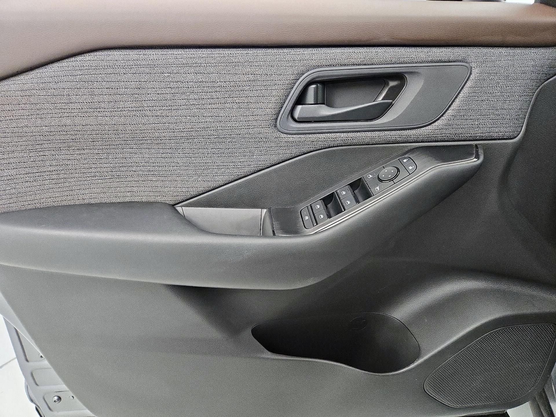 Thumbnail: 2023 Nissan Rogue - 12