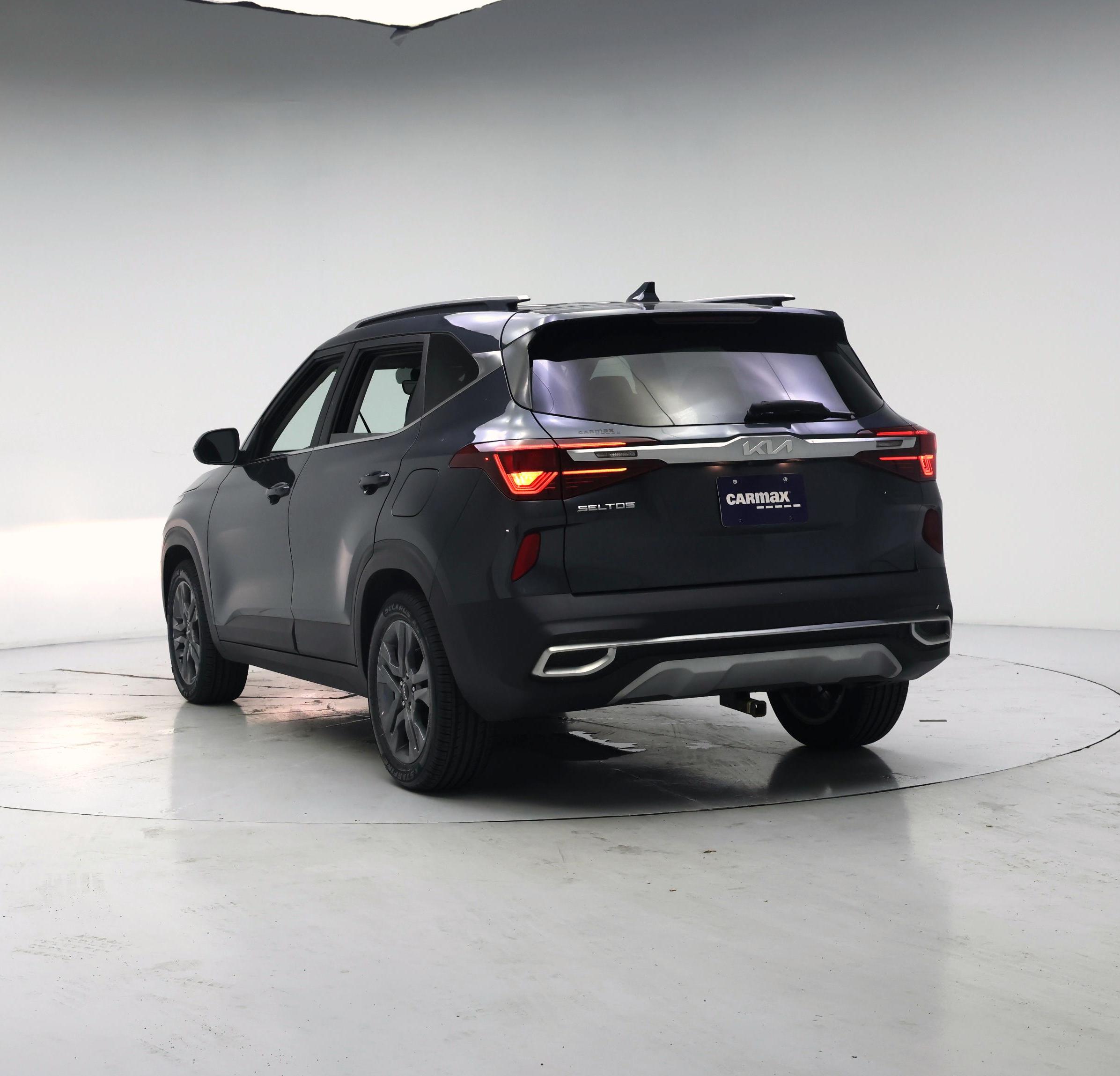 Thumbnail: 2023 Kia Seltos - 2