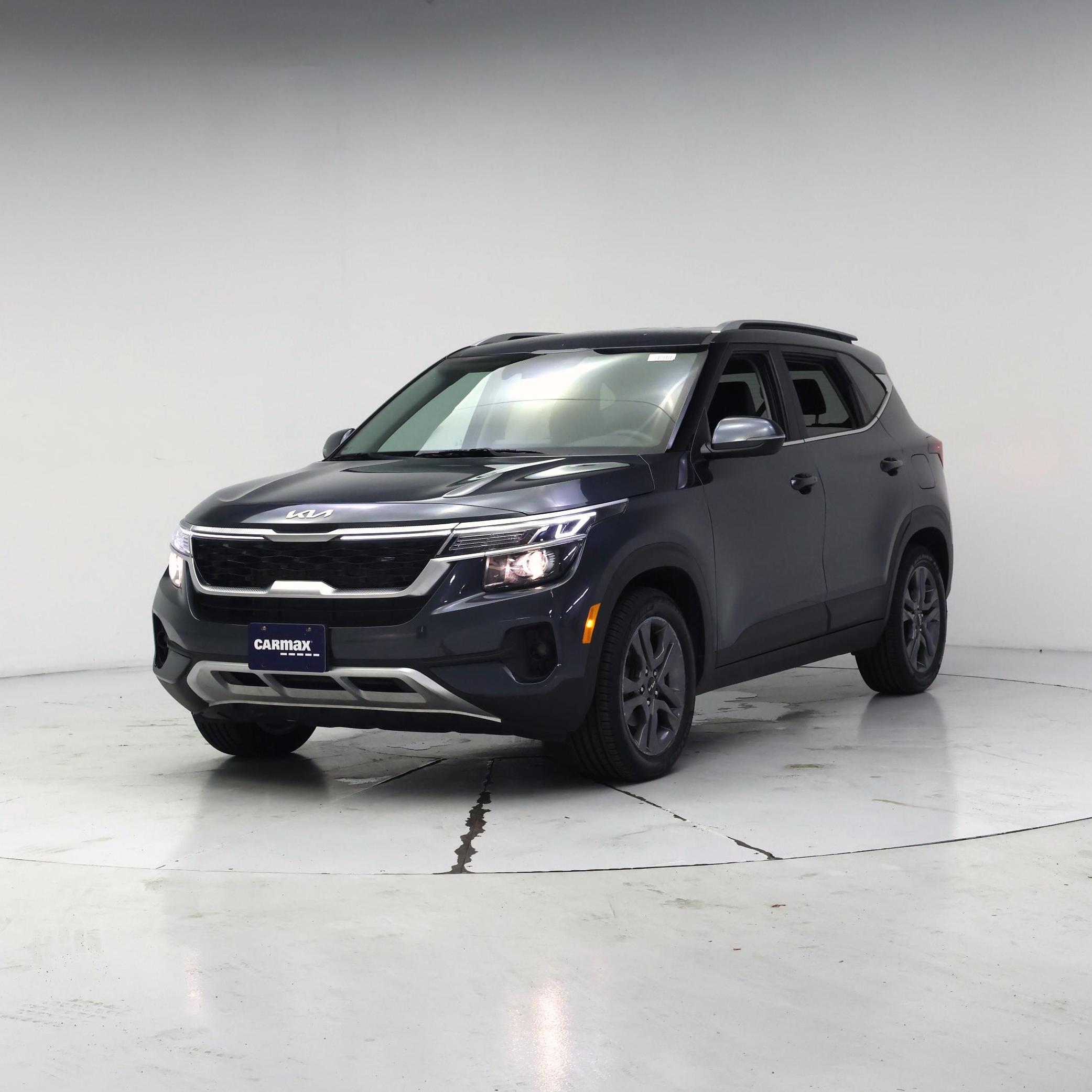 Thumbnail: 2023 Kia Seltos - 4