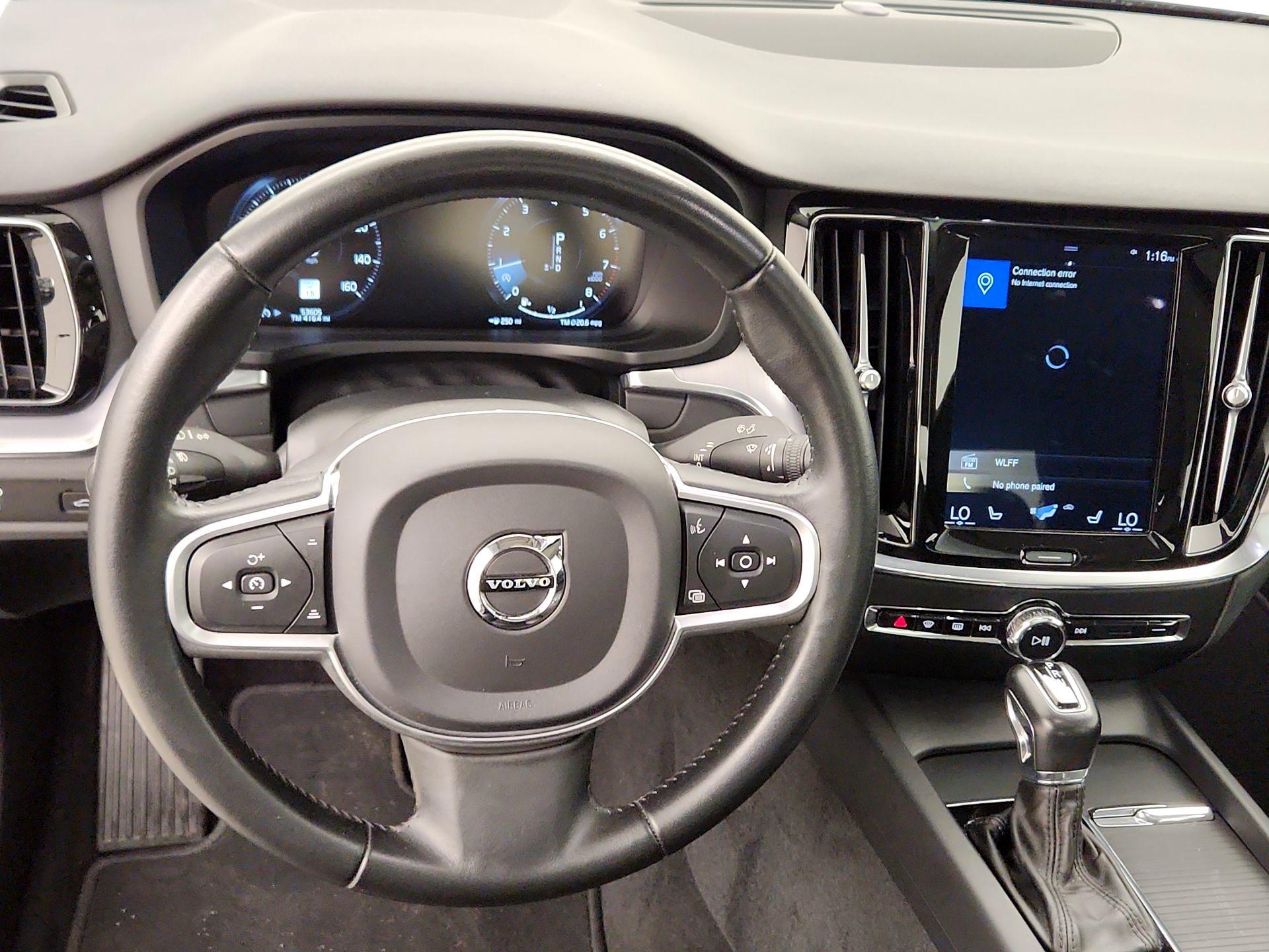 Thumbnail: 2020 Volvo S60 - 10