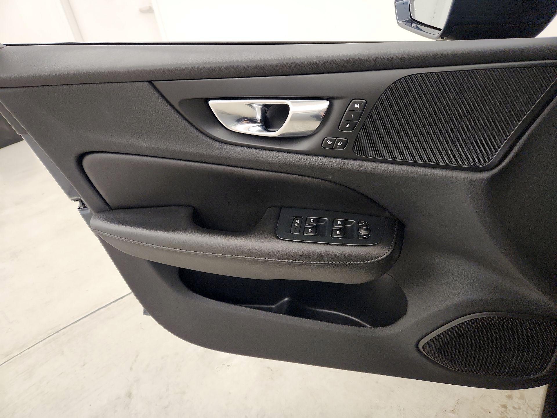 Thumbnail: 2020 Volvo S60 - 12