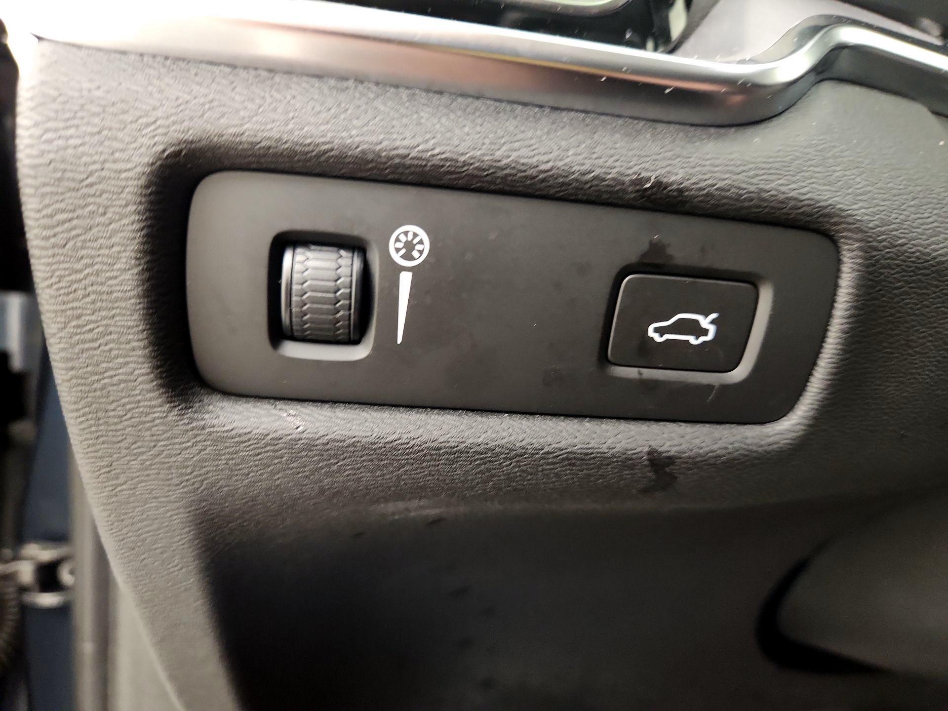 Thumbnail: 2020 Volvo S60 - 13