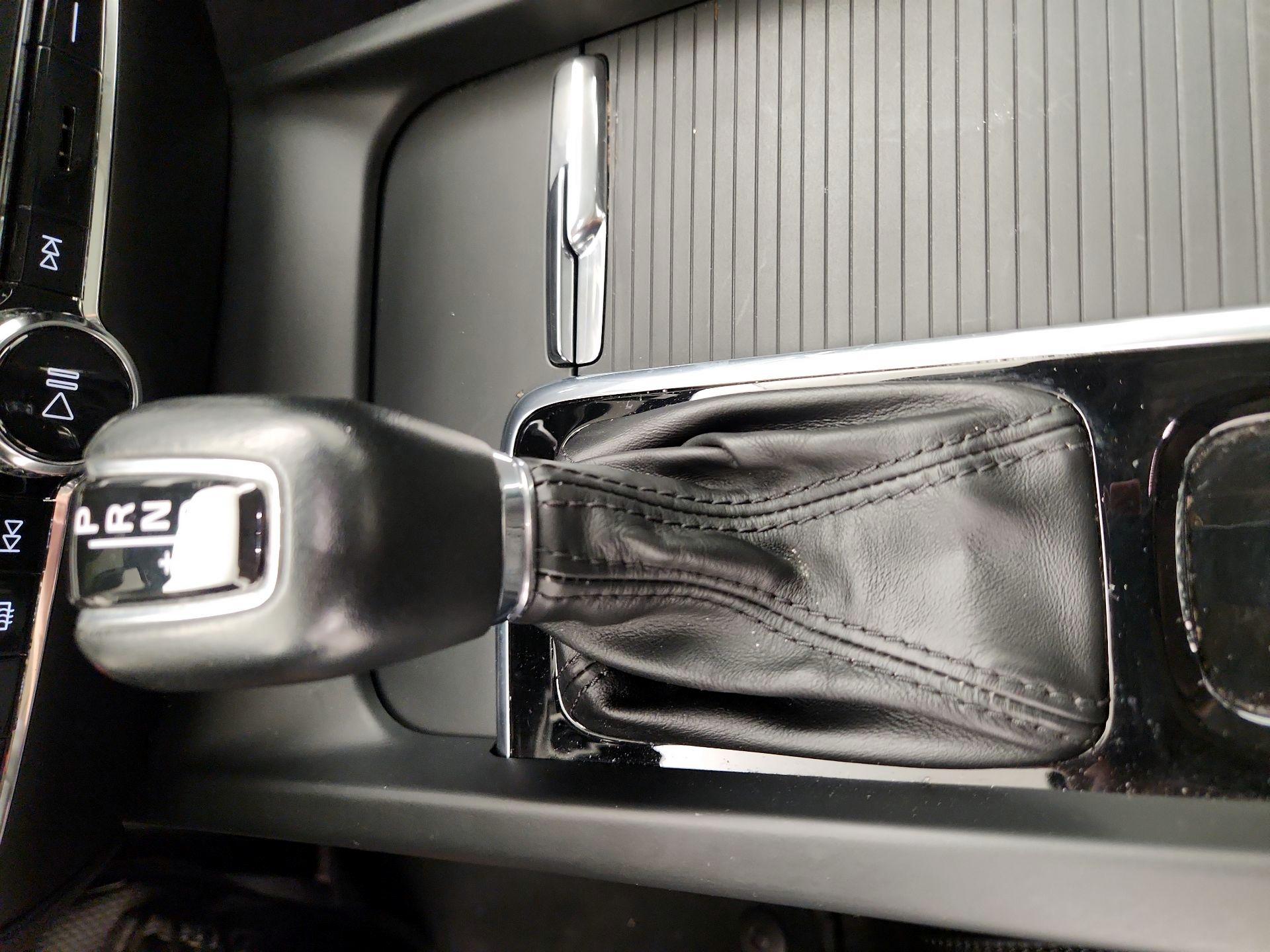 Thumbnail: 2020 Volvo S60 - 17