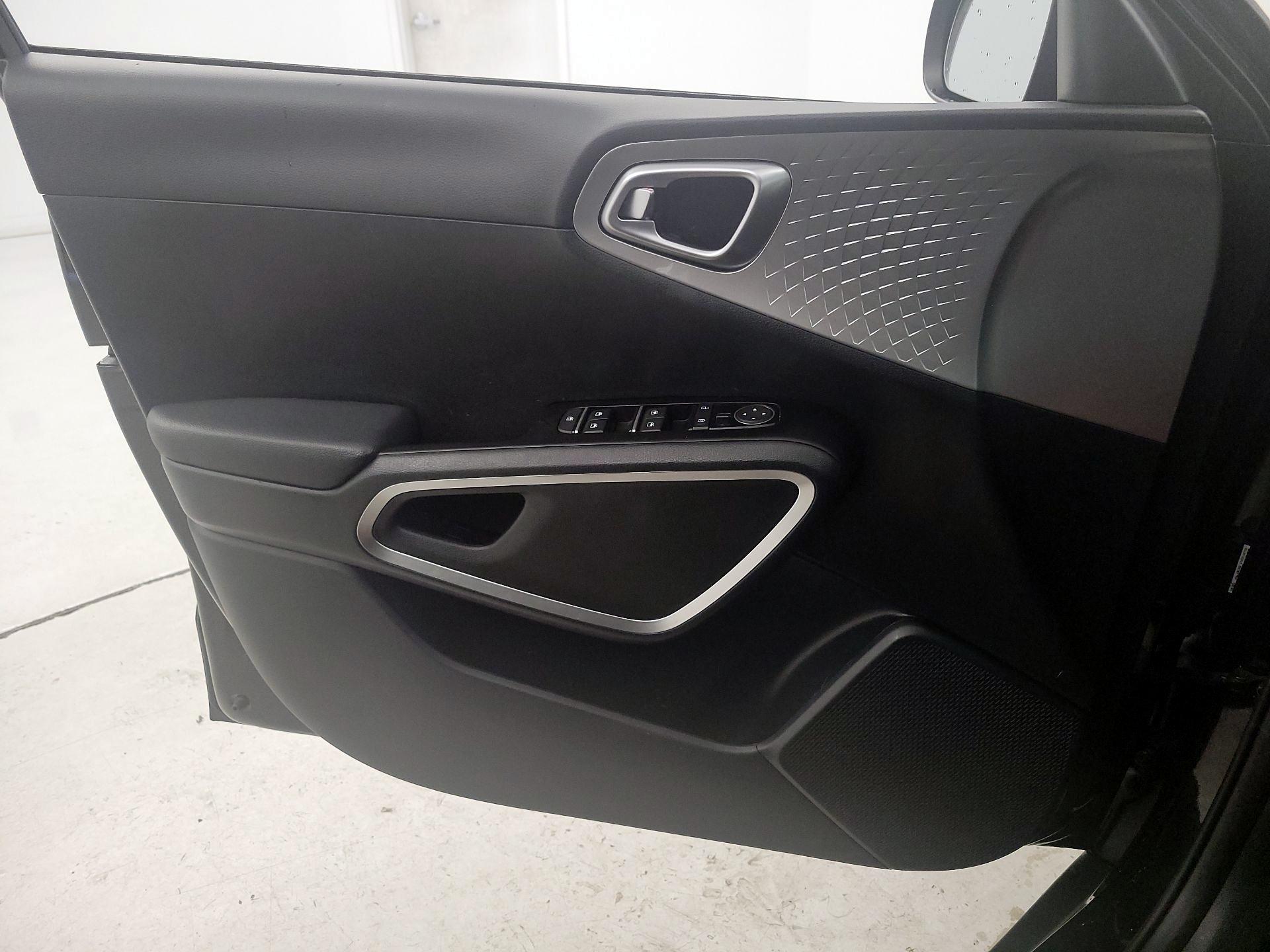 Thumbnail: 2023 Kia Soul - 12