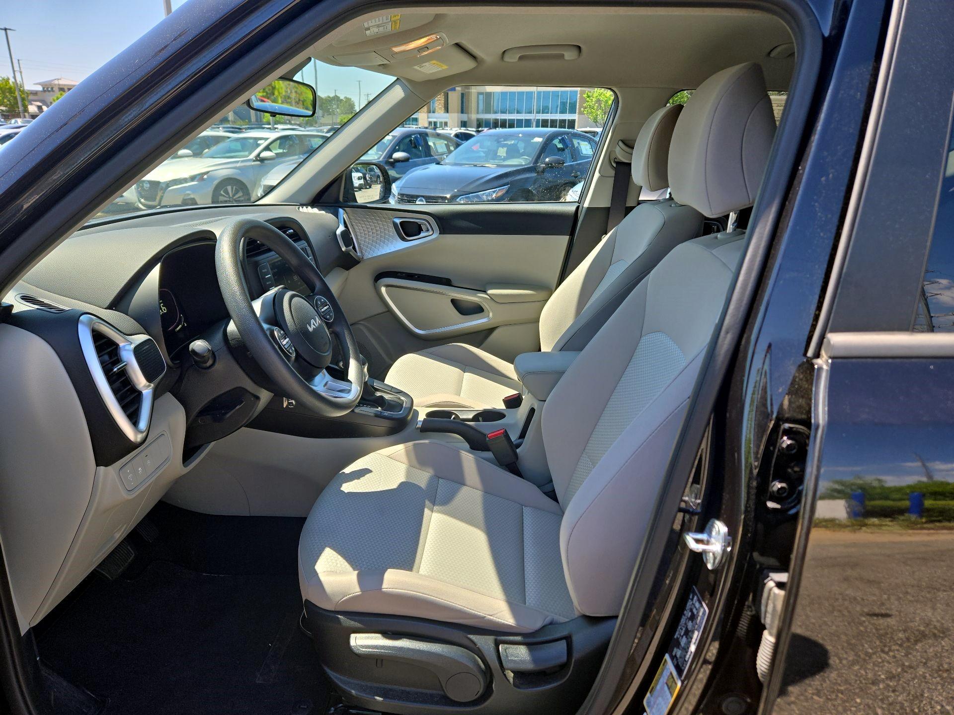 Thumbnail: 2023 Kia Soul - 9