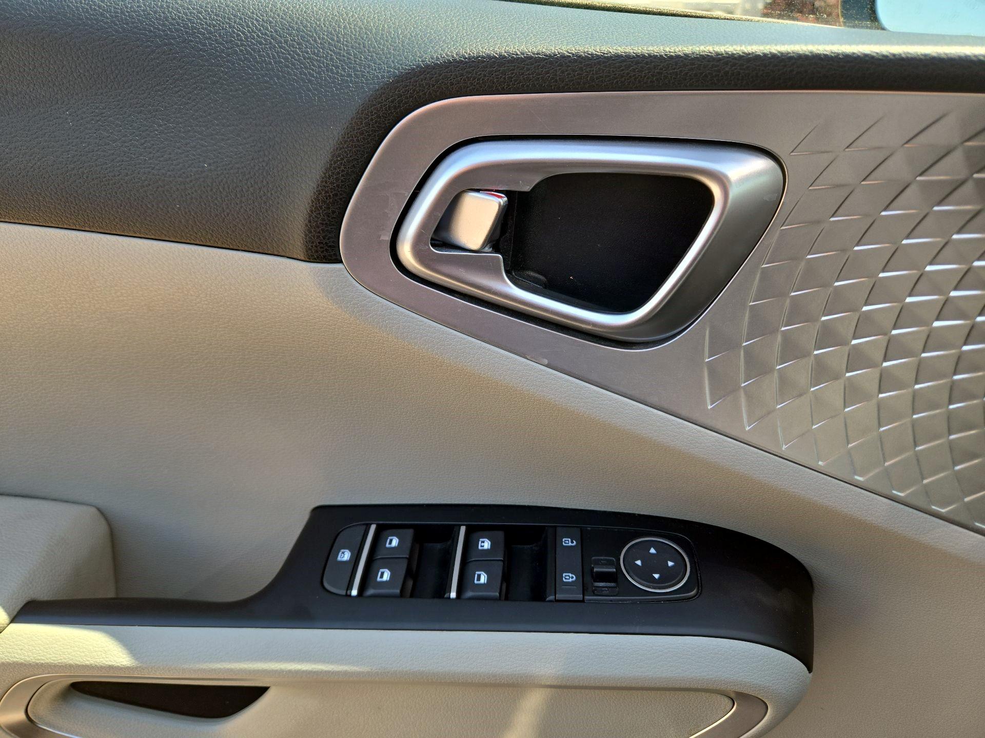 Thumbnail: 2023 Kia Soul - 10