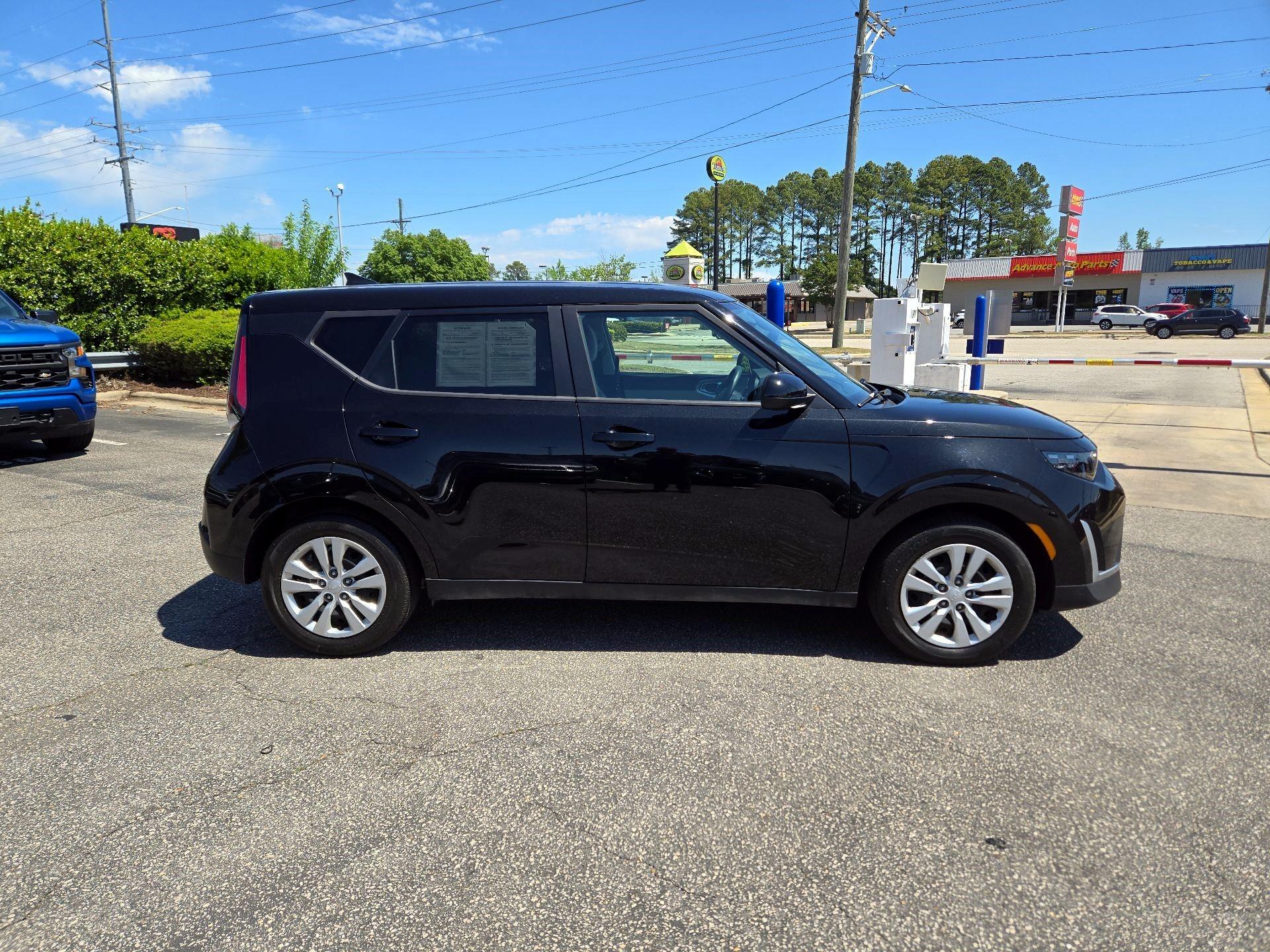 Thumbnail: 2023 Kia Soul - 4