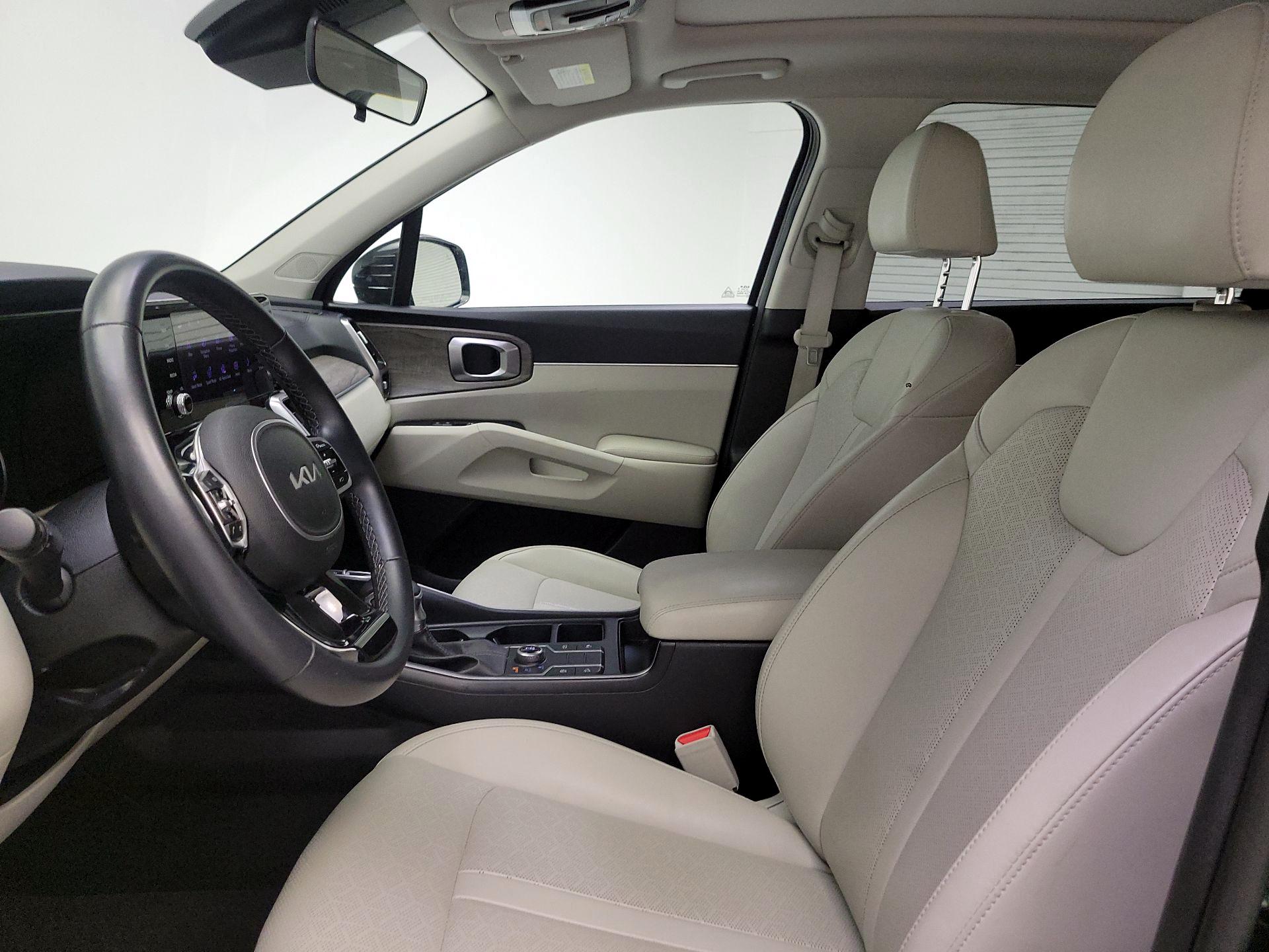 Thumbnail: 2023 Kia Sorento - 11