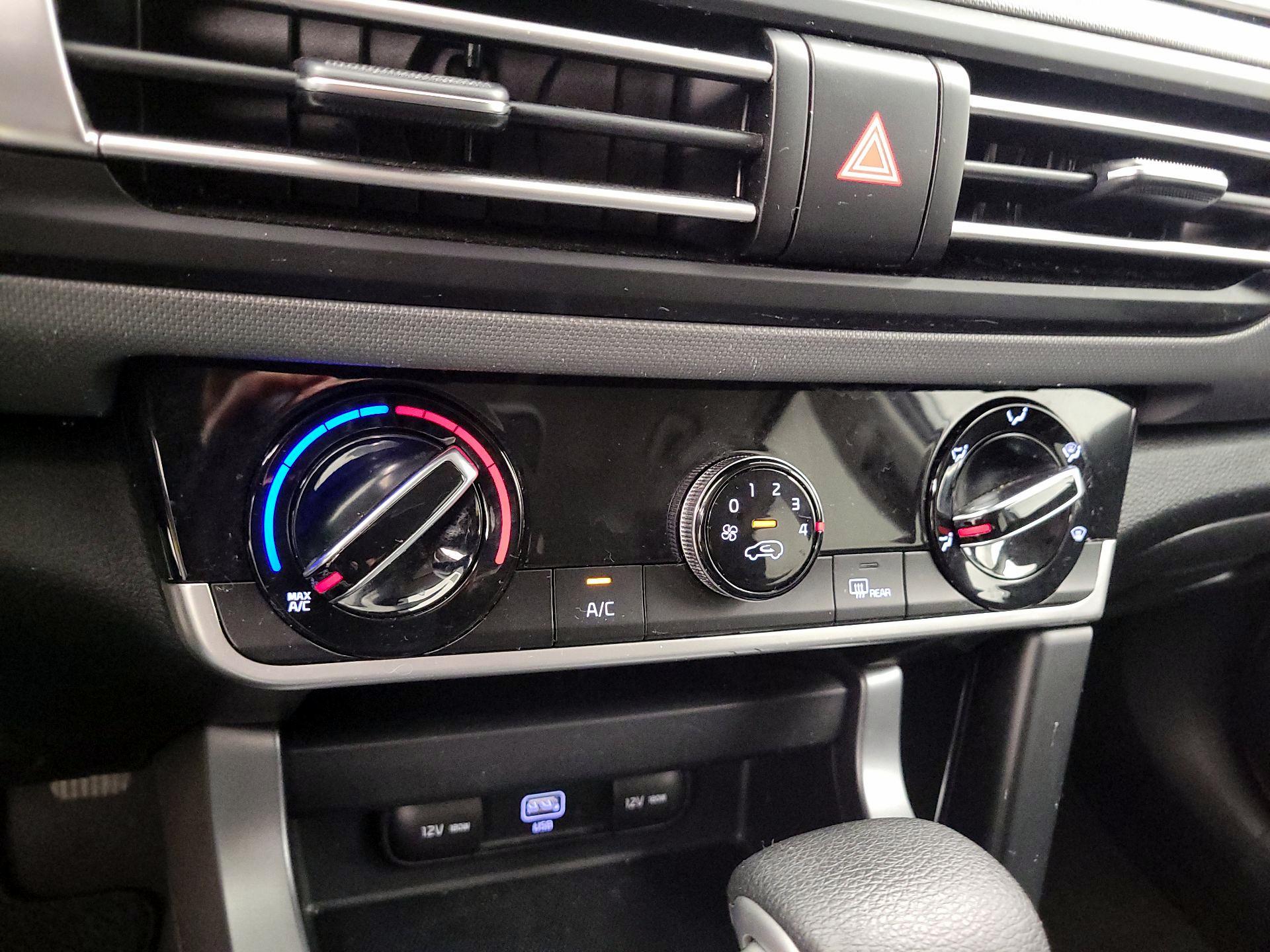 Thumbnail: 2022 Kia Seltos - 16