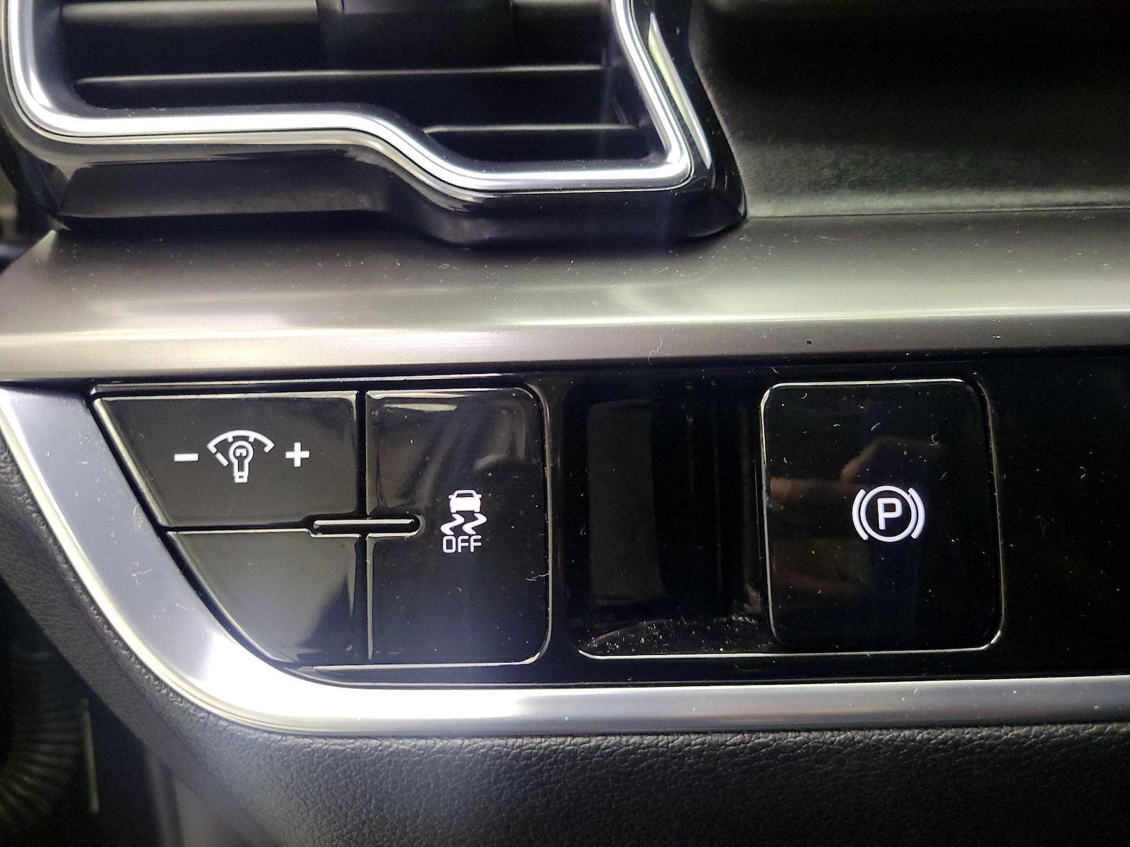 2023 Kia Sportage EX - Photo 12